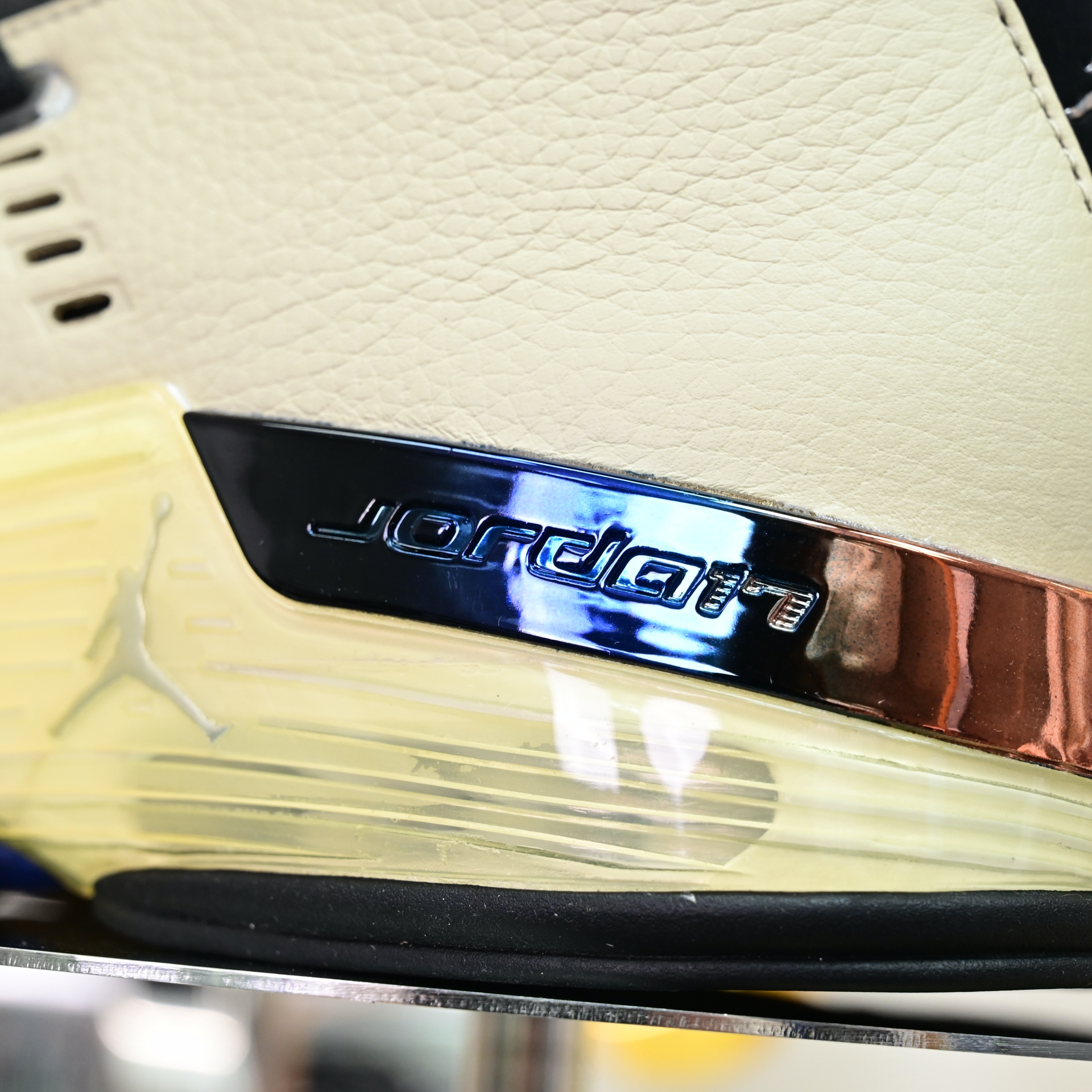 INFINITE ARCHIVES x  Air Jordan 17 Low  IH0177-200