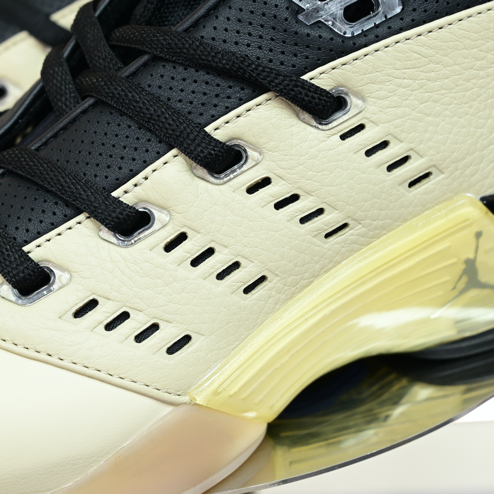 INFINITE ARCHIVES x  Air Jordan 17 Low  IH0177-200