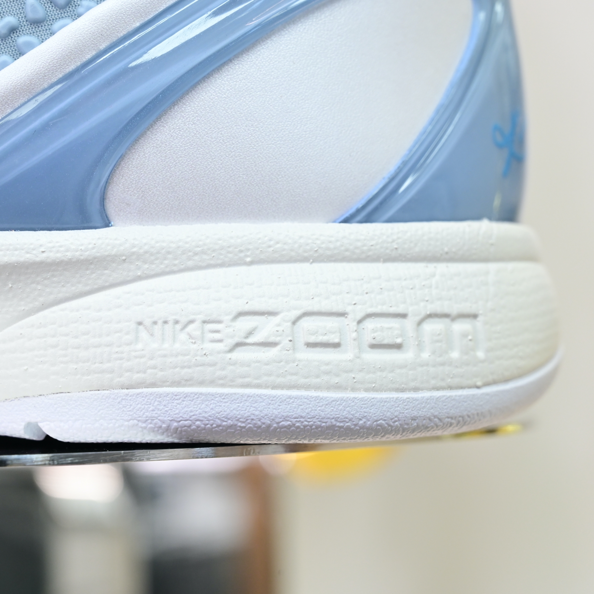 Caitin Clark Nike Kobe 6 EM IO3672-400  科比6 浅蓝 IO3672-400