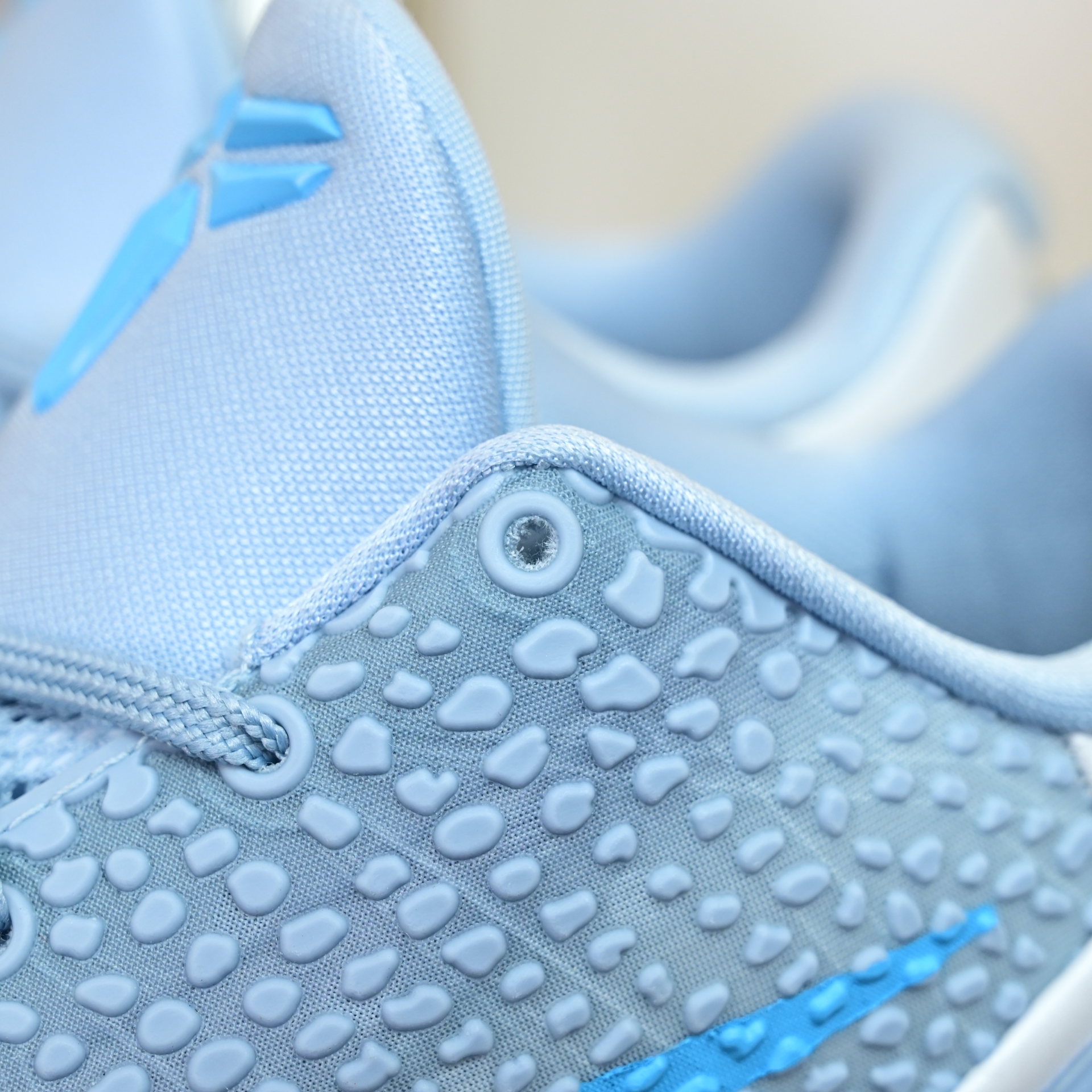 Caitin Clark Nike Kobe 6 EM IO3672-400  科比6 浅蓝 IO3672-400