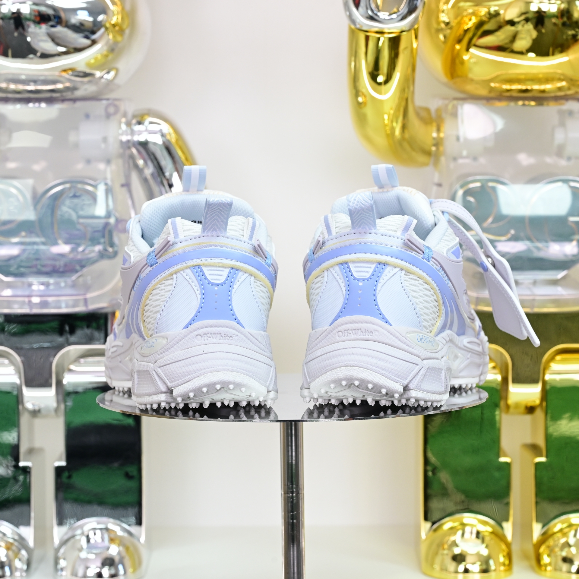 OFF-WHITE BE RIGHT BACK