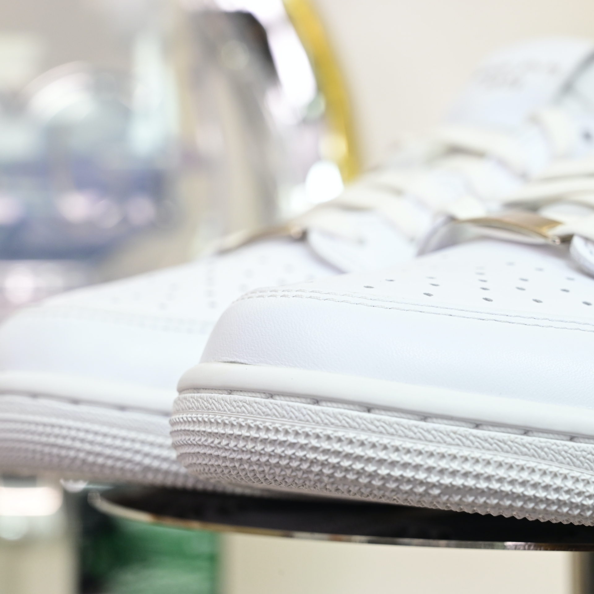 Travis Scott  x Air Jordan 1 TD1228-111