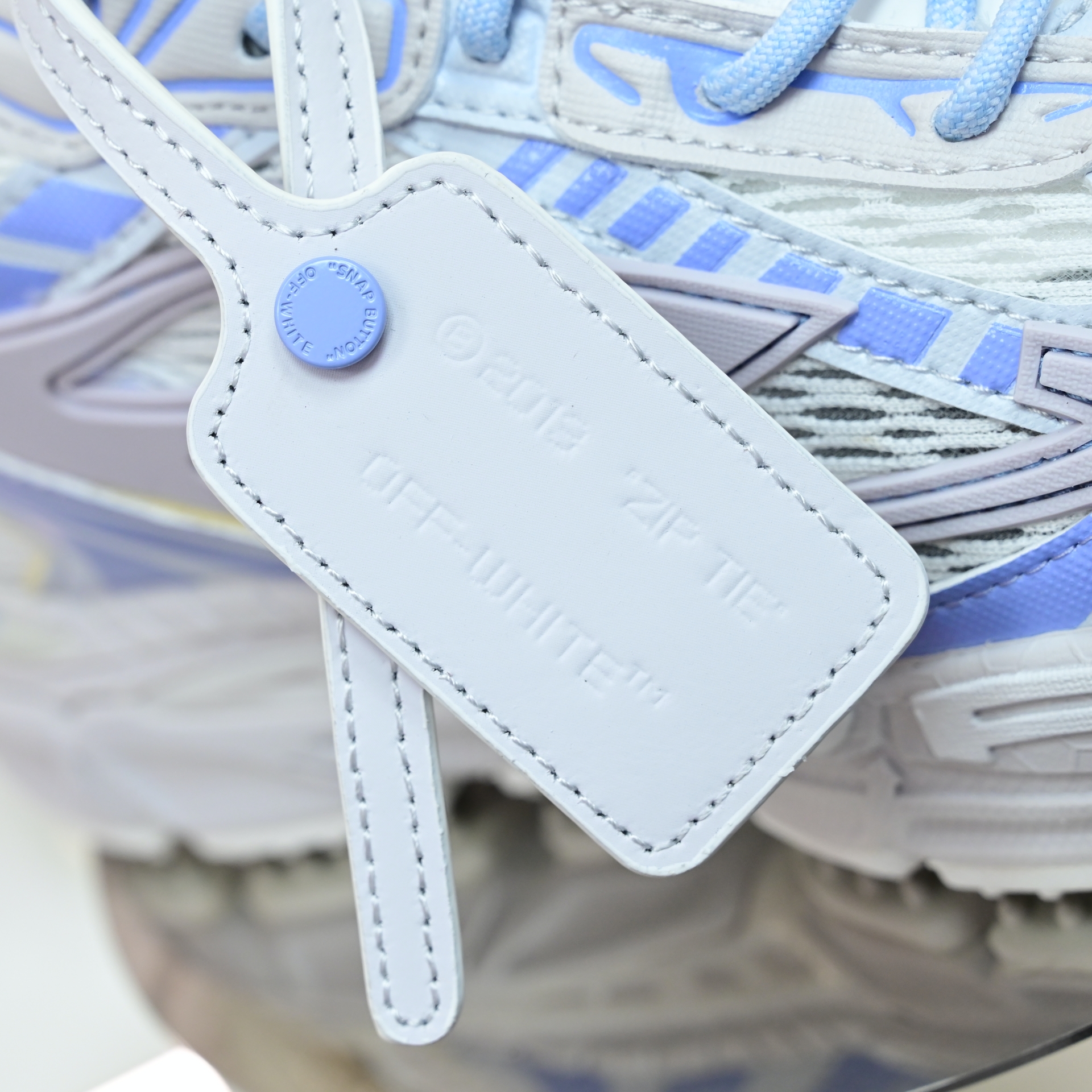 OFF-WHITE BE RIGHT BACK