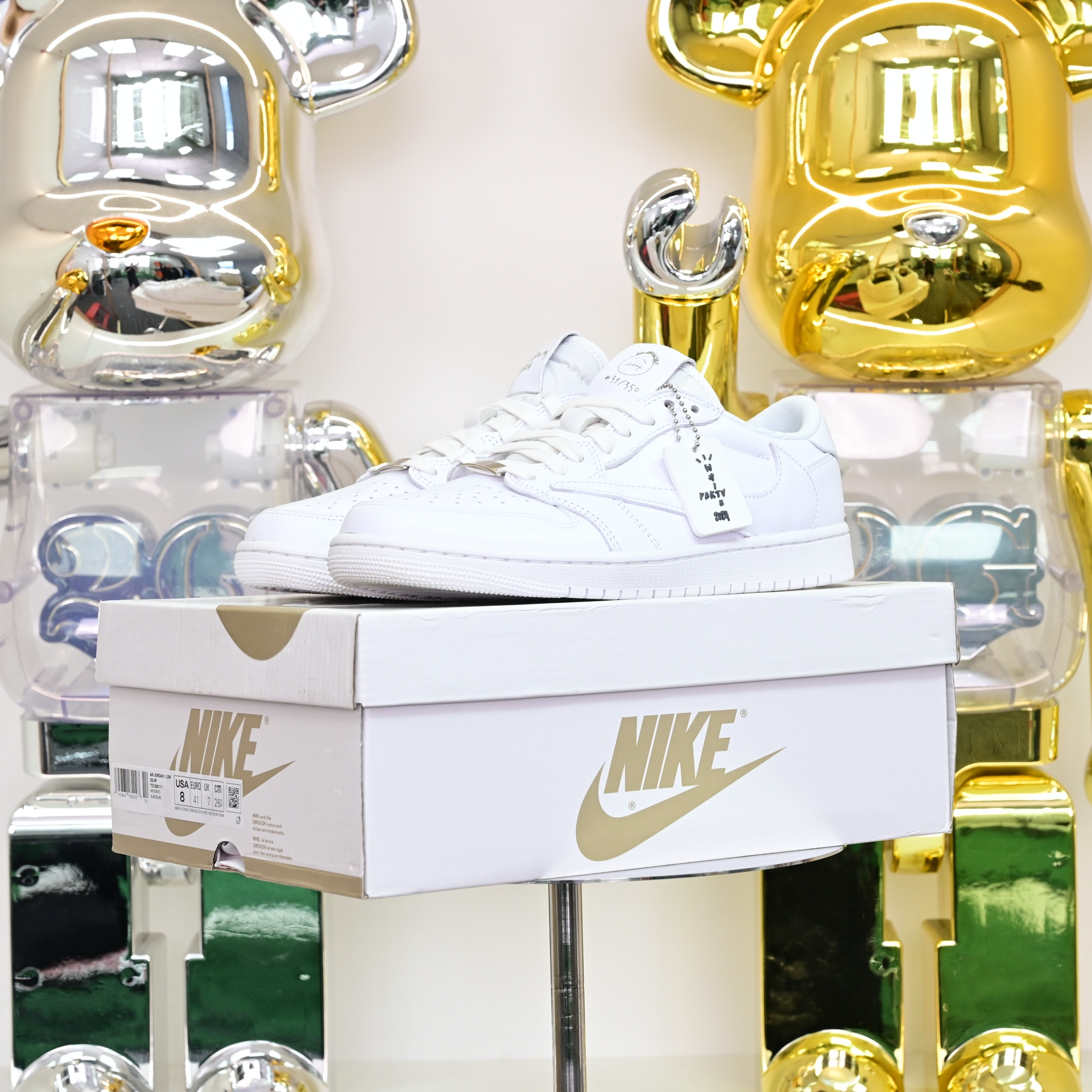 Travis Scott  x Air Jordan 1 TD1228-111