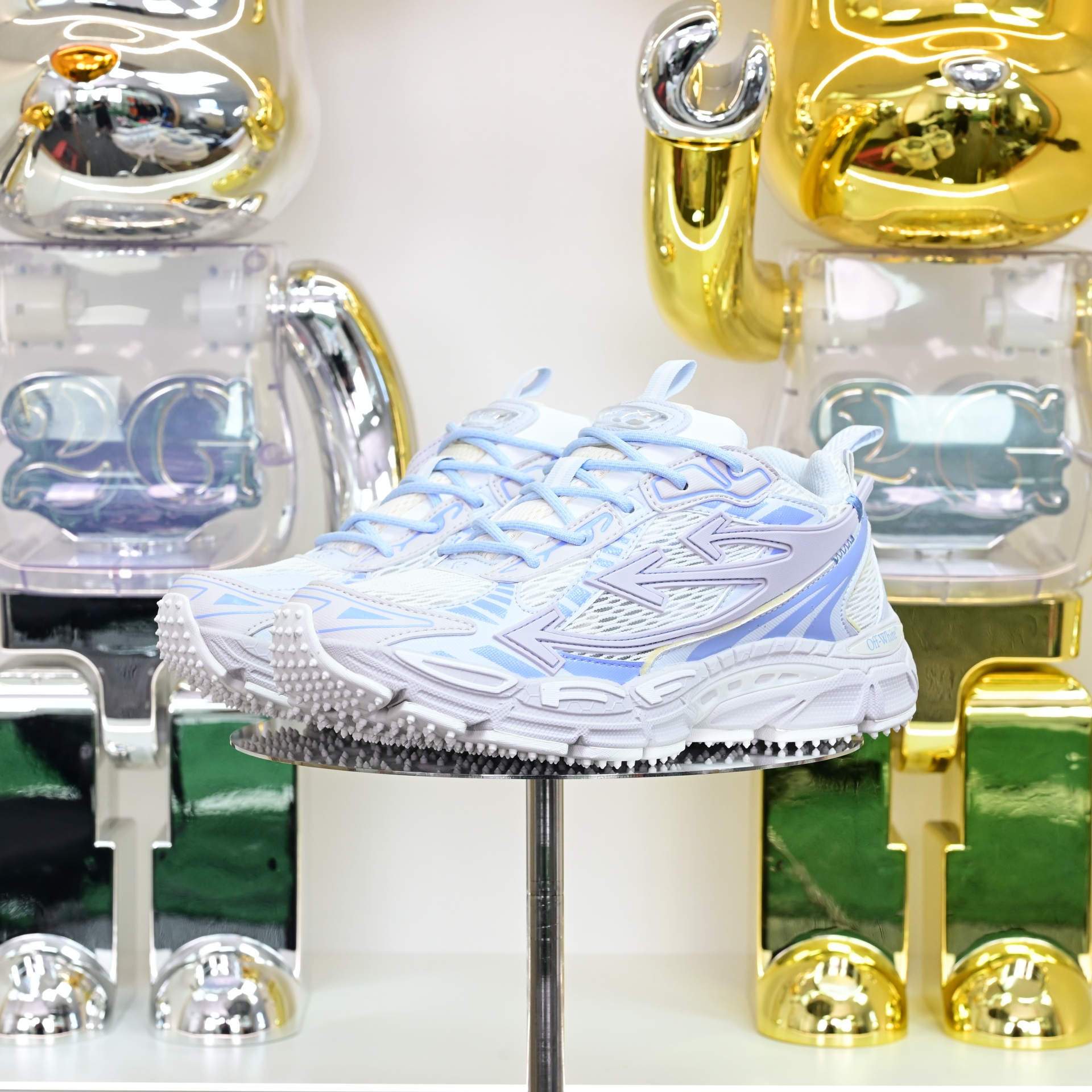 OFF-WHITE BE RIGHT BACK