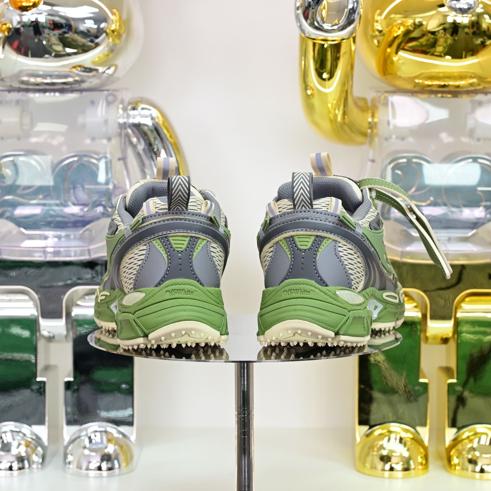 OFF-WHITE BE RIGHT BACK