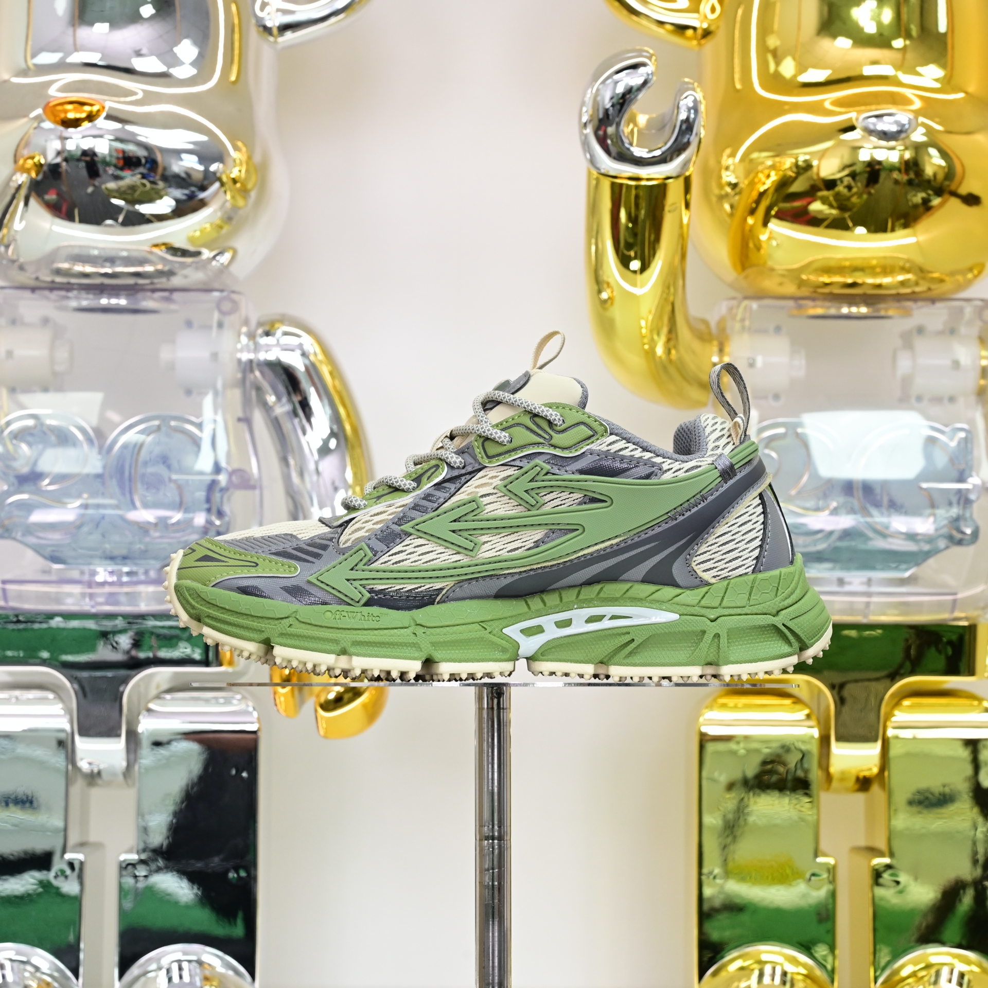 OFF-WHITE BE RIGHT BACK