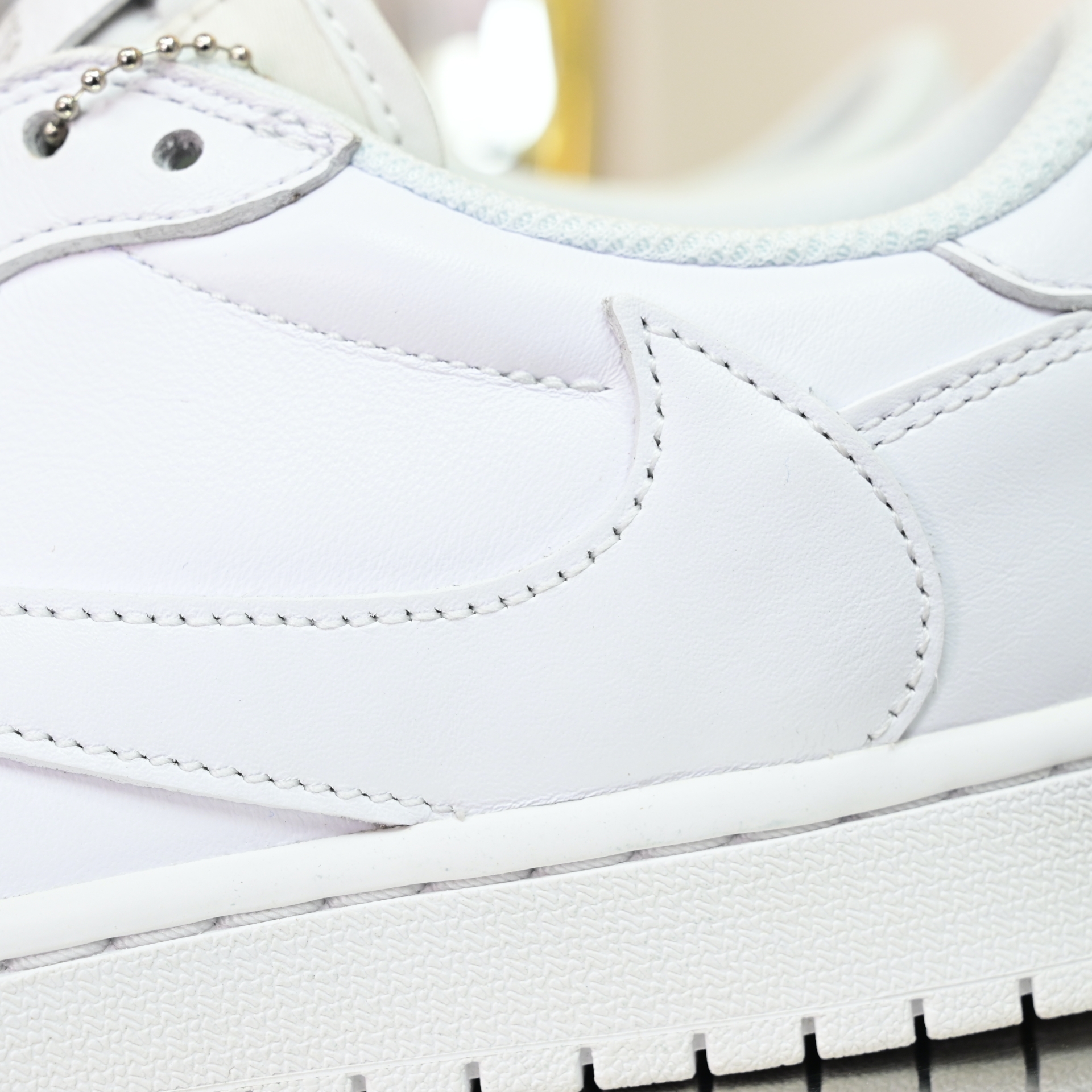 Travis Scott  x Air Jordan 1 TD1228-111