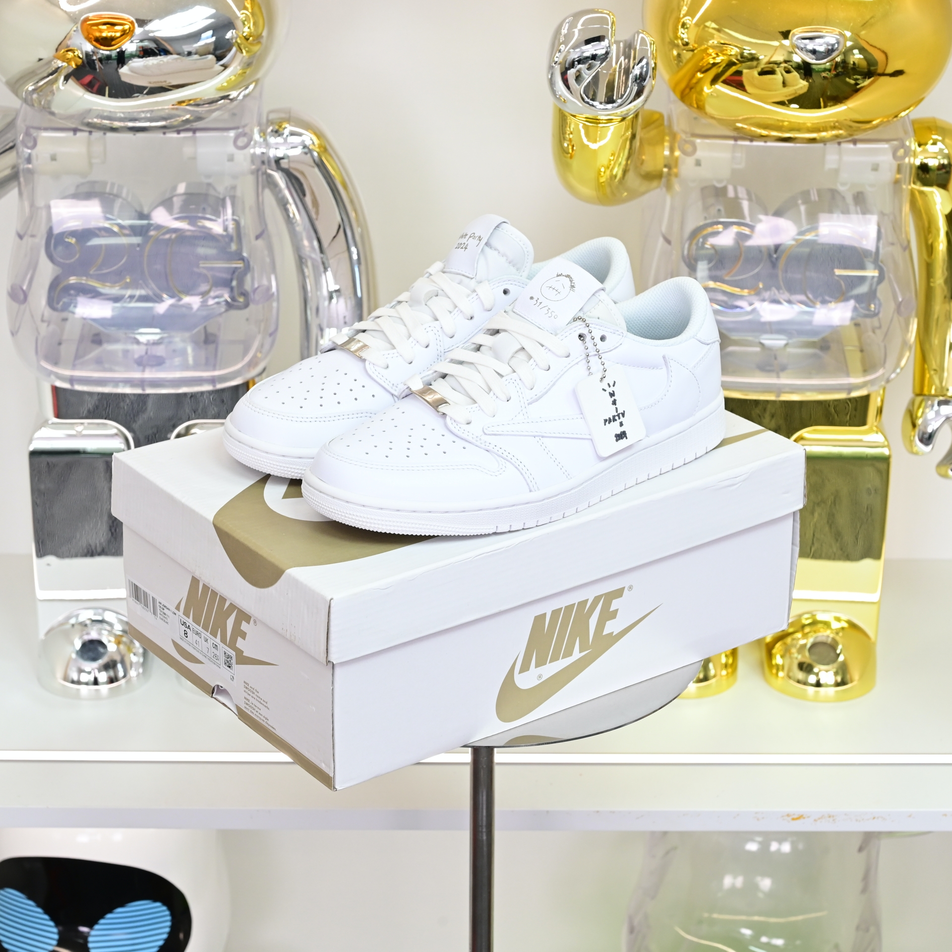 Travis Scott  x Air Jordan 1 TD1228-111