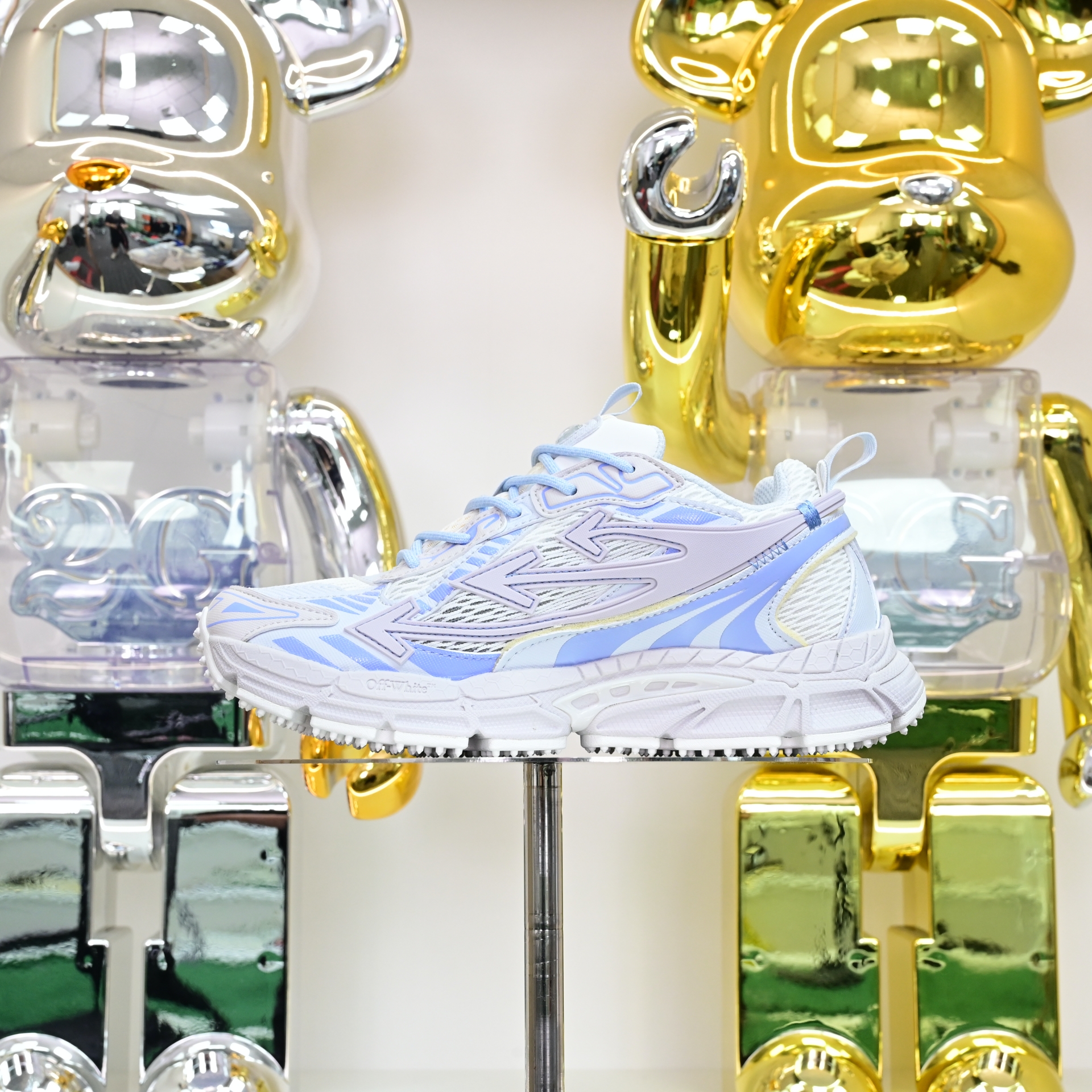 OFF-WHITE BE RIGHT BACK