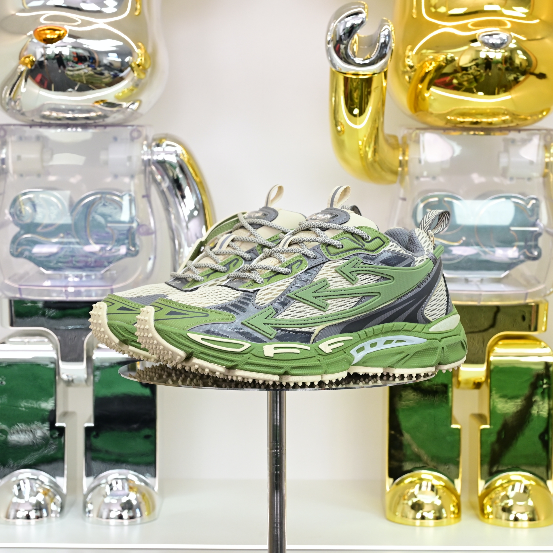 OFF-WHITE BE RIGHT BACK