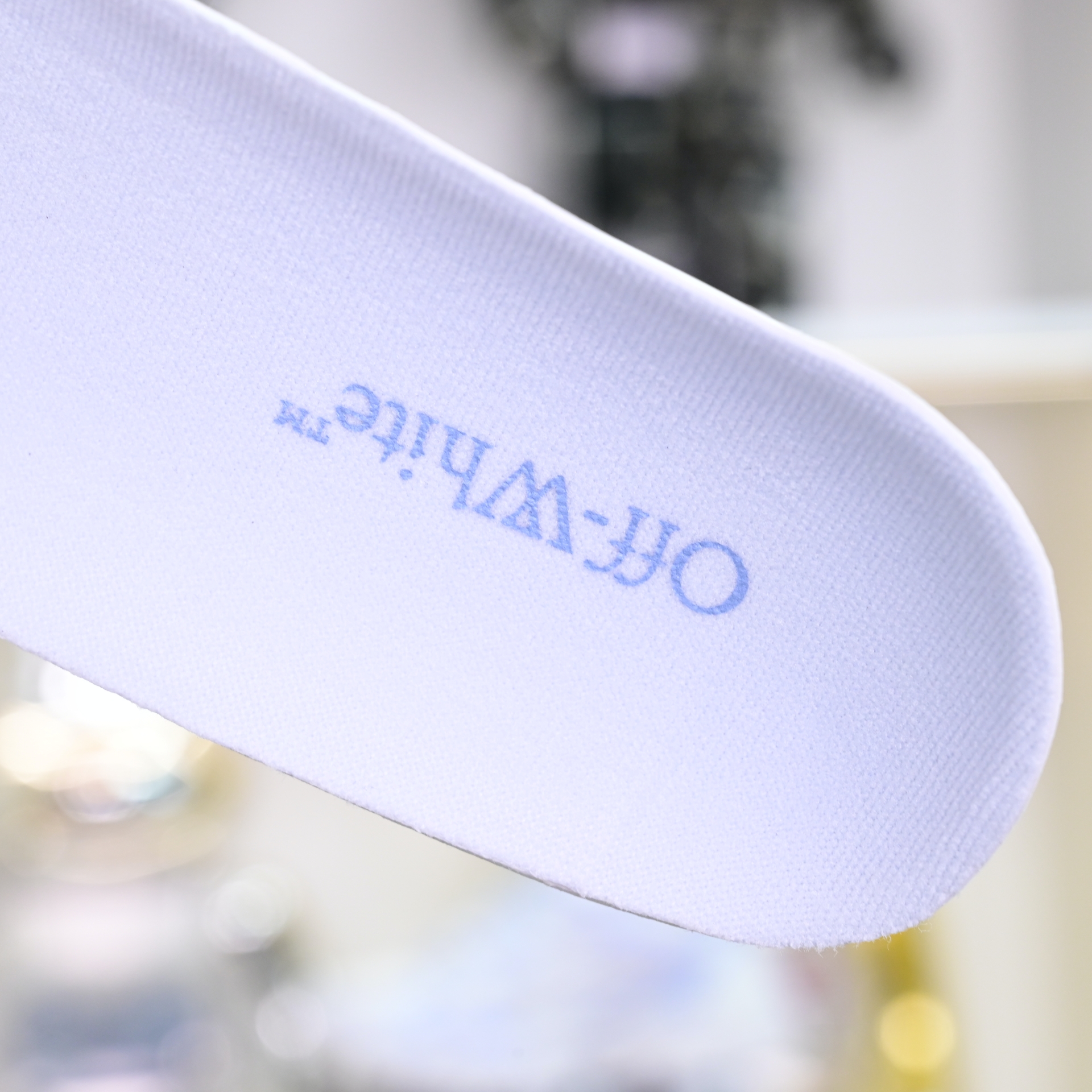 OFF-WHITE BE RIGHT BACK