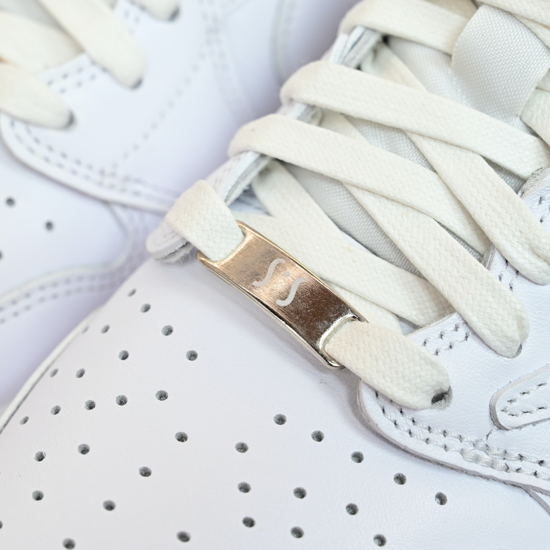 Travis Scott  x Air Jordan 1 TD1228-111