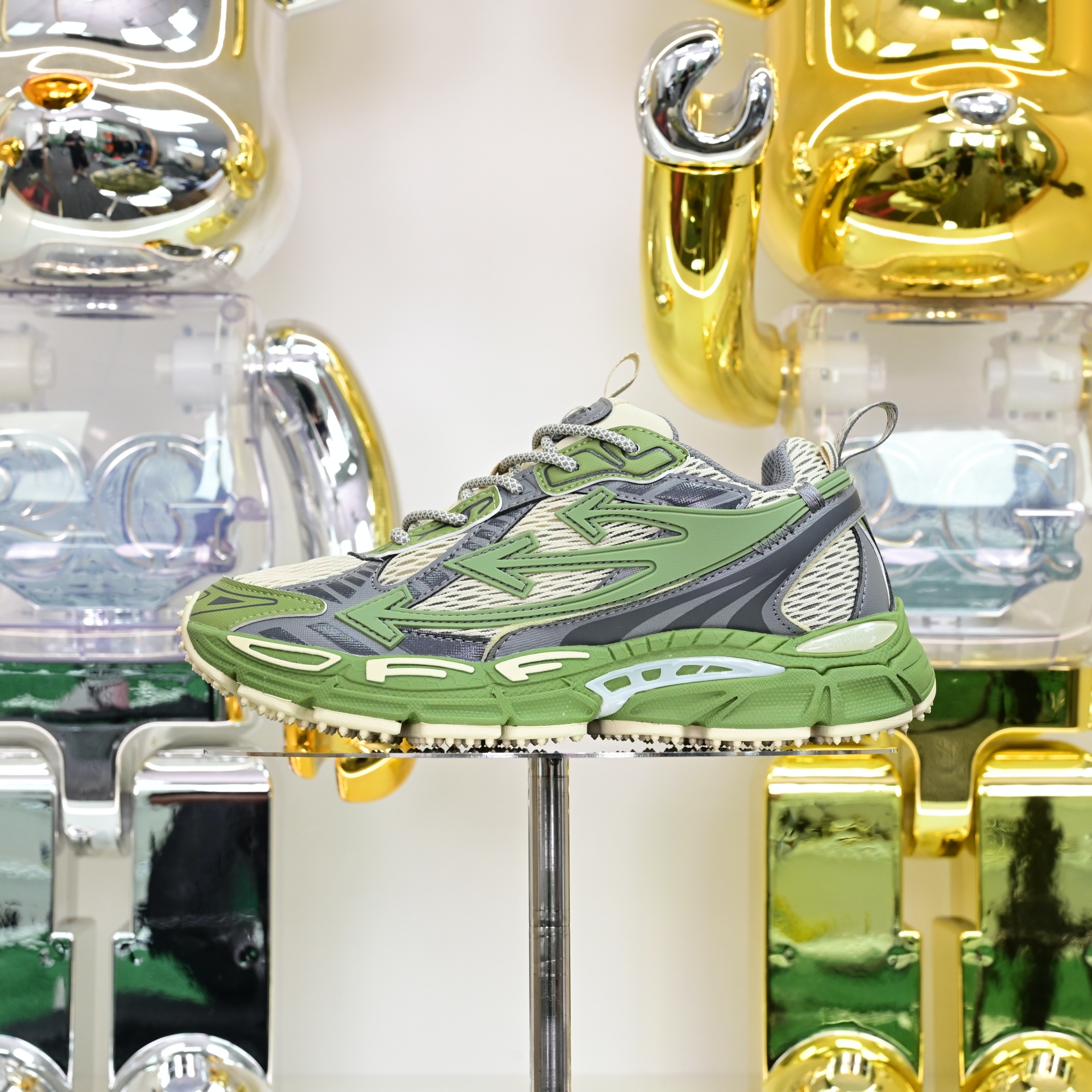 OFF-WHITE BE RIGHT BACK