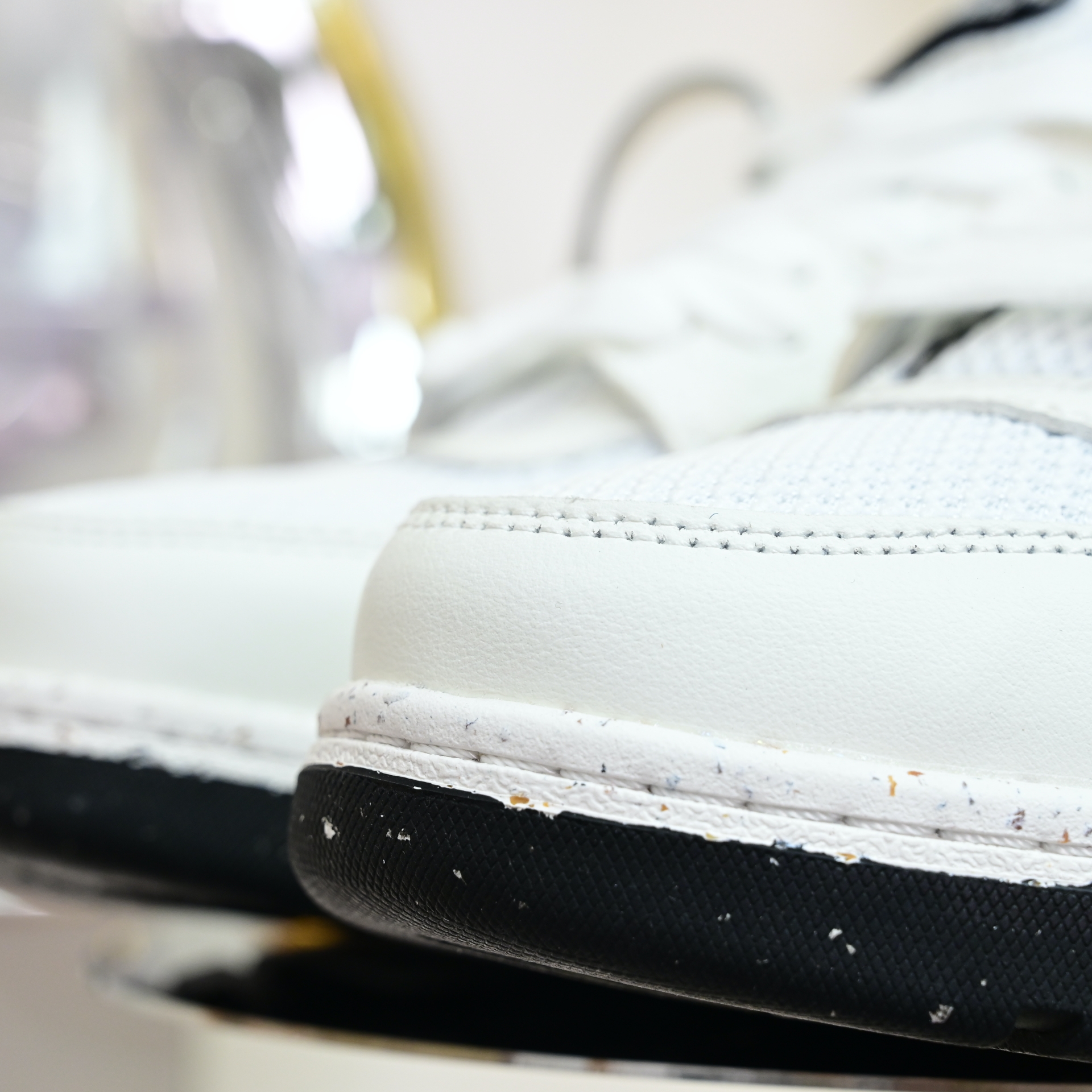 OFF-WHITE Out Of Offce