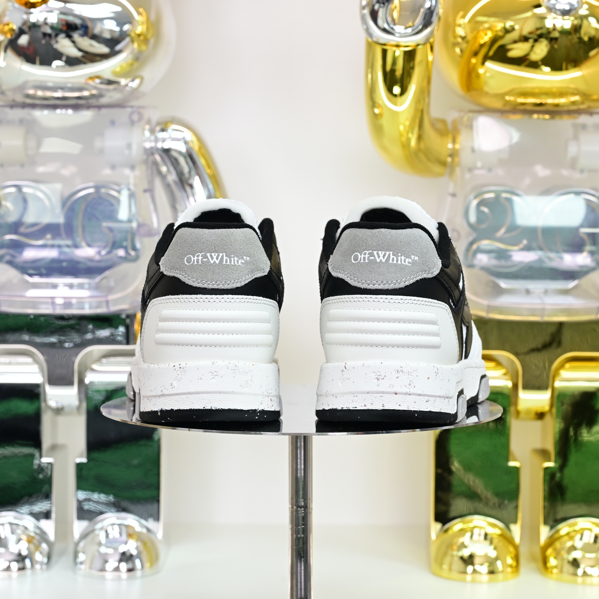 OFF-WHITE Out Of Offce