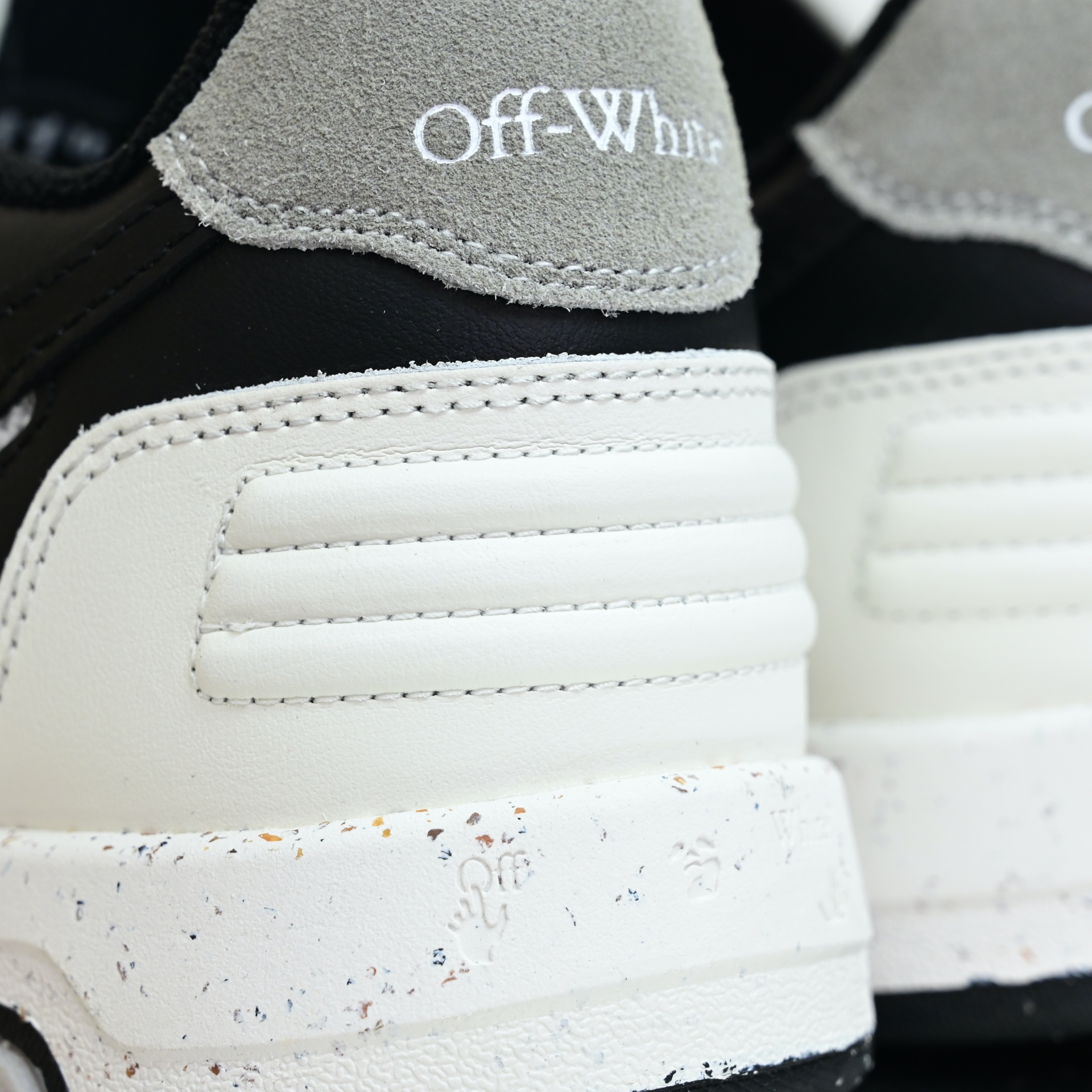 OFF-WHITE Out Of Offce