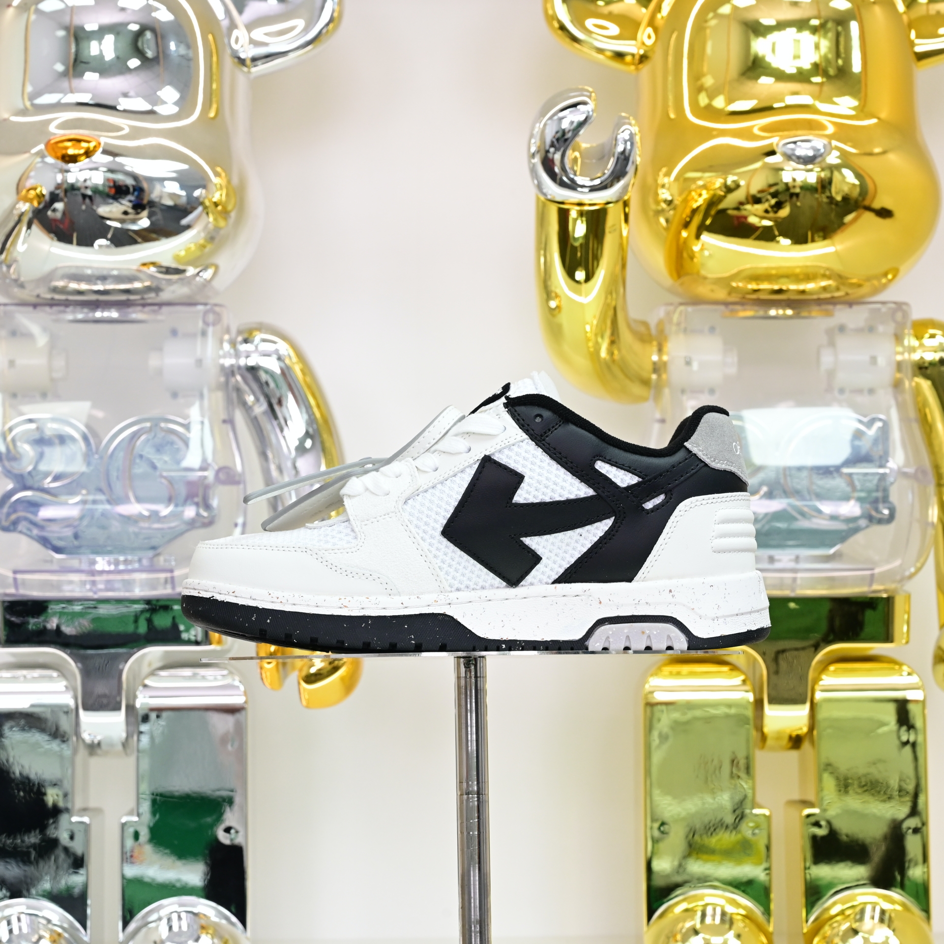 OFF-WHITE Out Of Offce