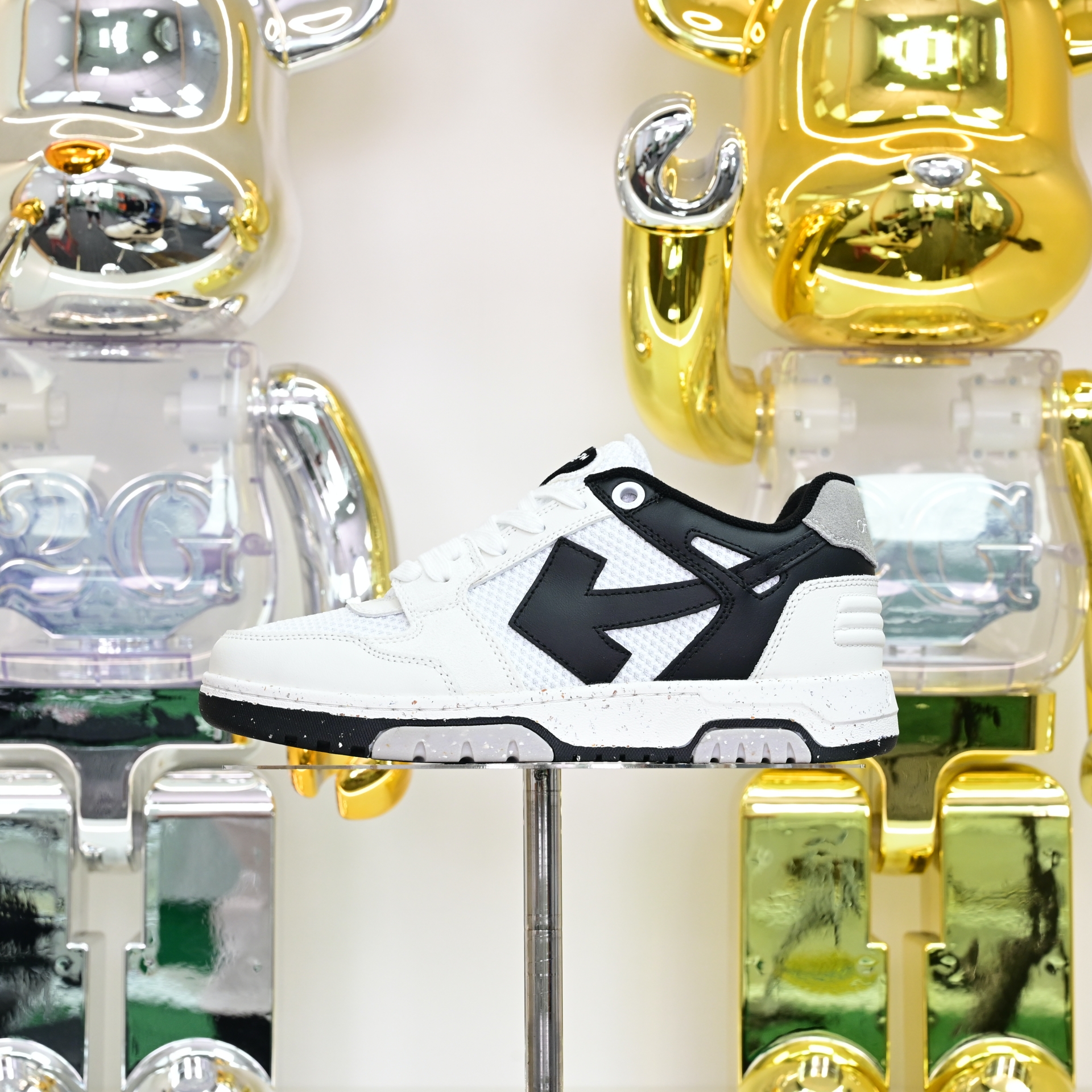 OFF-WHITE Out Of Offce