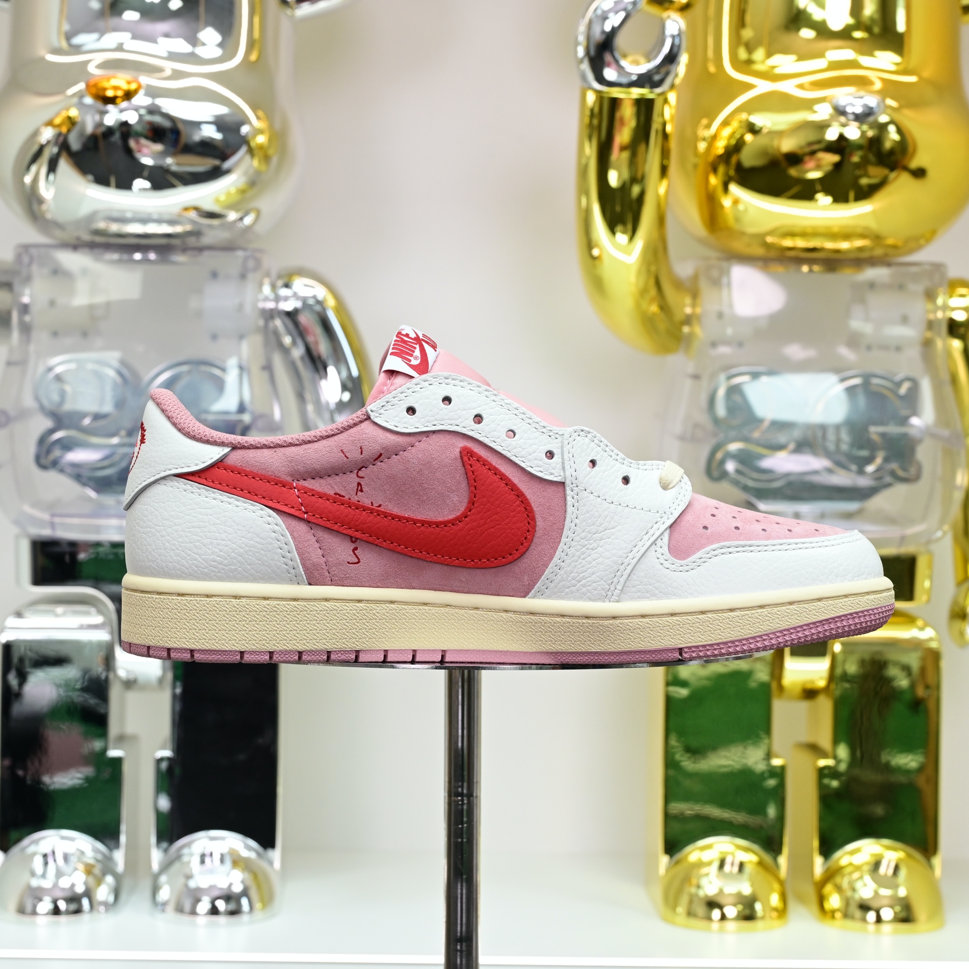 Travis Scott x Air Jordan 1  Low DM7866-100