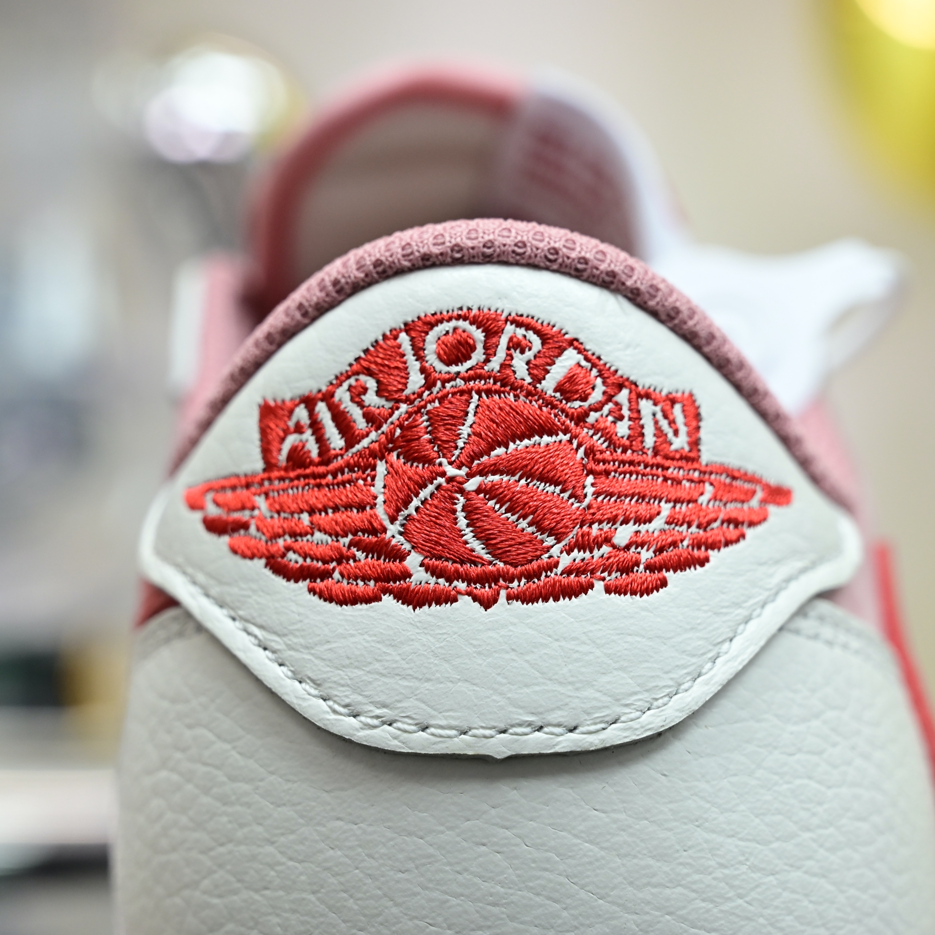 Travis Scott x Air Jordan 1  Low DM7866-100