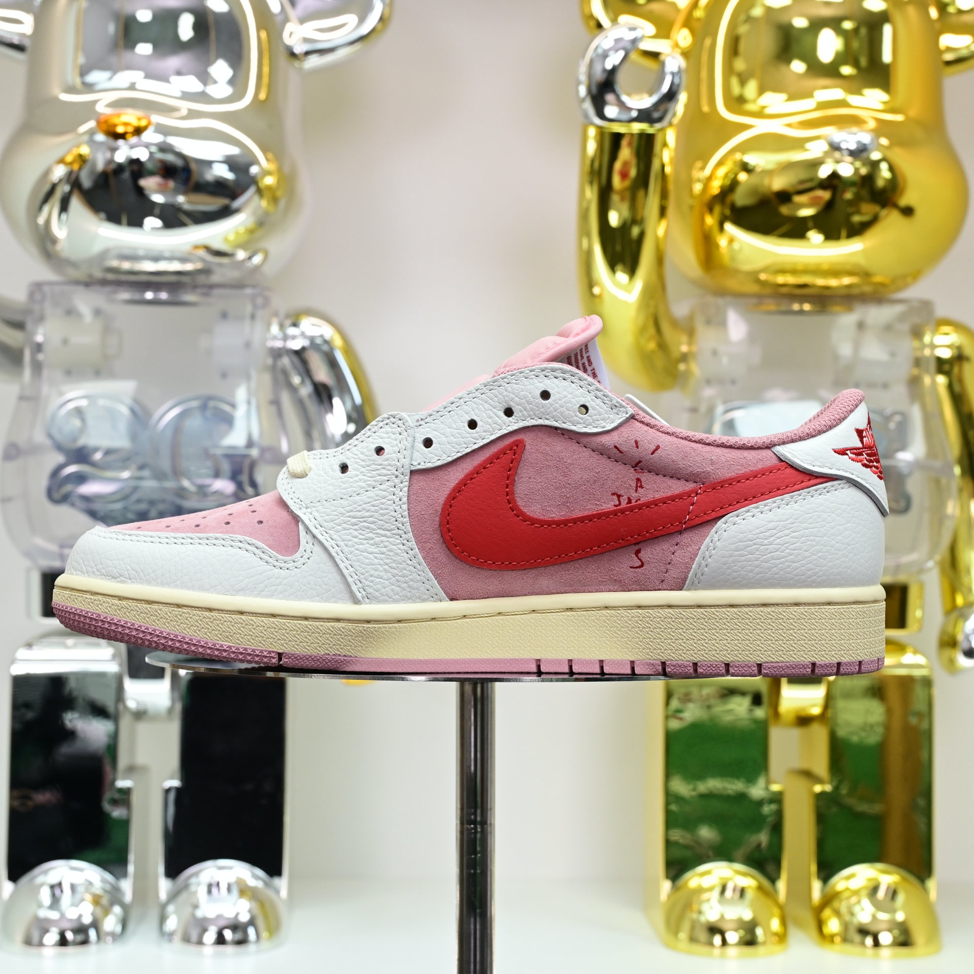 Travis Scott x Air Jordan 1  Low DM7866-100