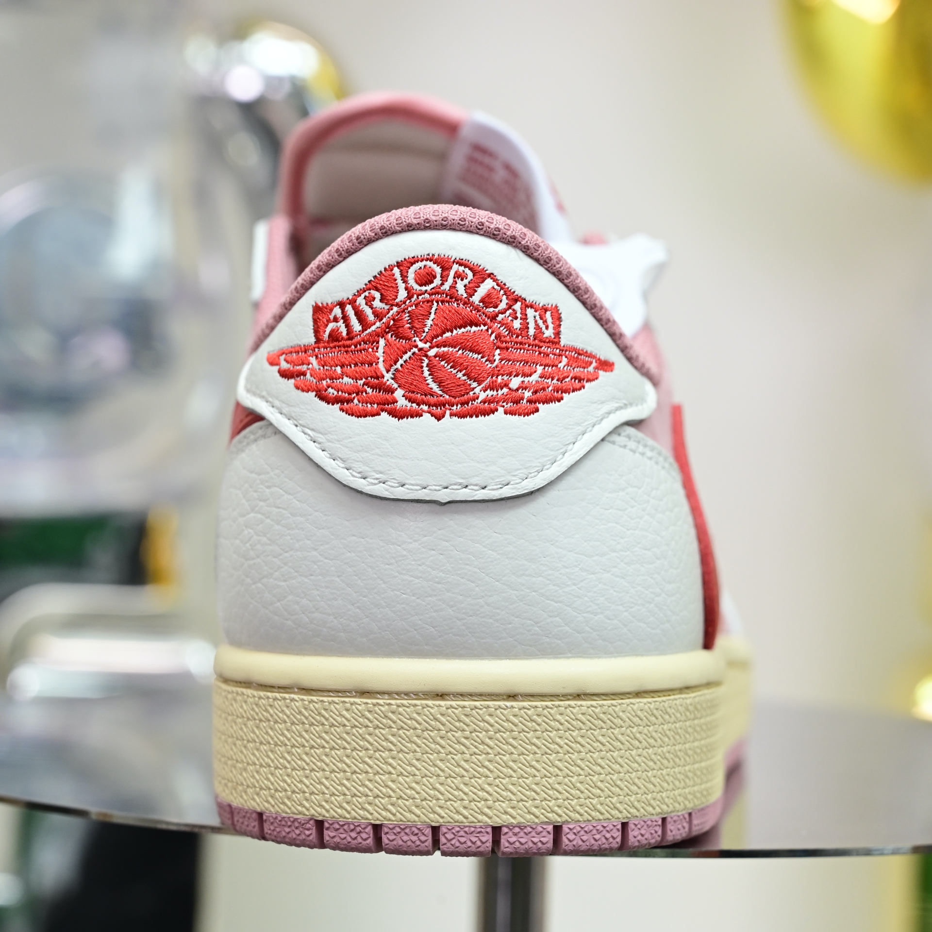 Travis Scott x Air Jordan 1  Low DM7866-100