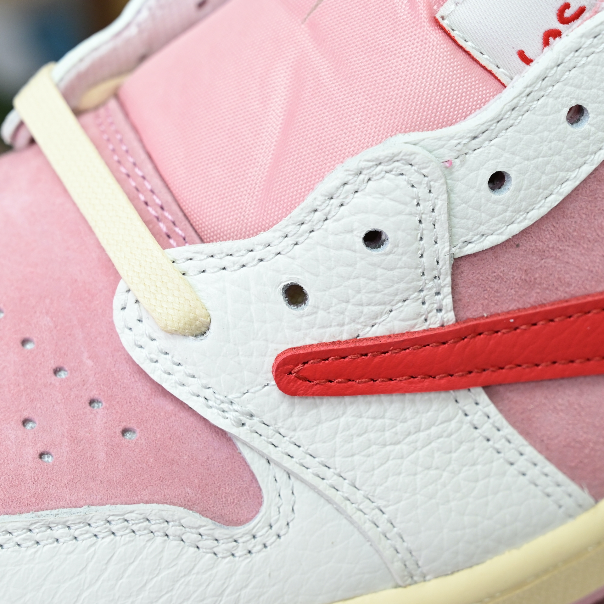 Travis Scott x Air Jordan 1  Low DM7866-100