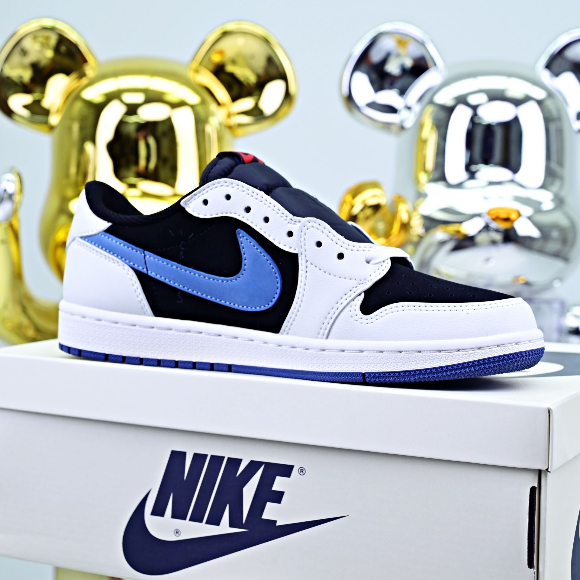 Travis Scott x Air Jordan 1  Low DM7866-040