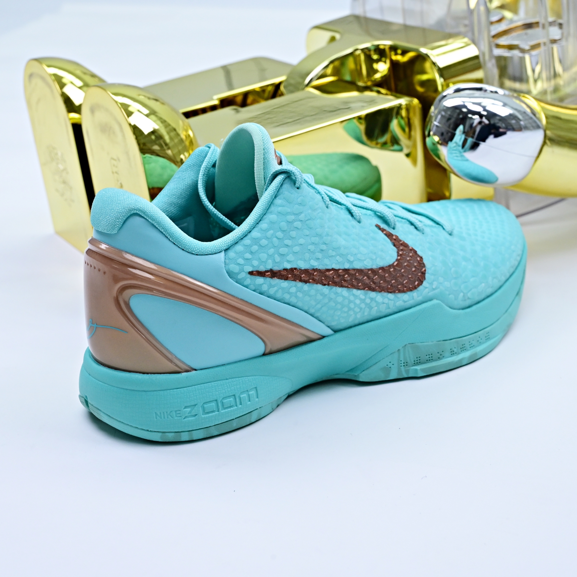 Jalen Brunson x Nike Zoom Kobe 6 Protro Statue of Liberty PE  IQ5774-300