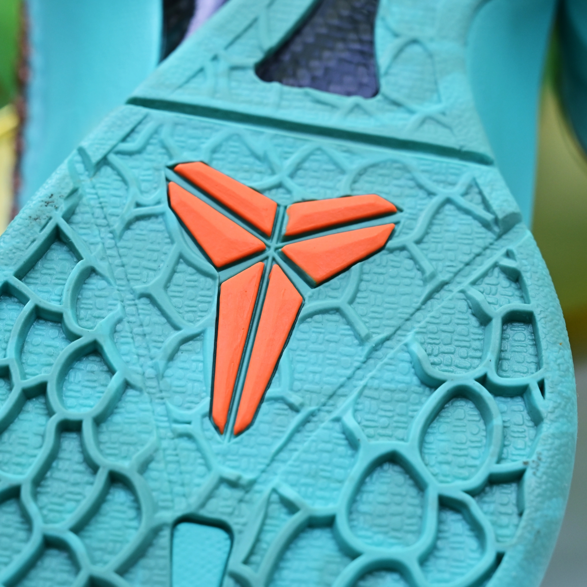 Jalen Brunson x Nike Zoom Kobe 6 Protro Statue of Liberty PE  IQ5774-300