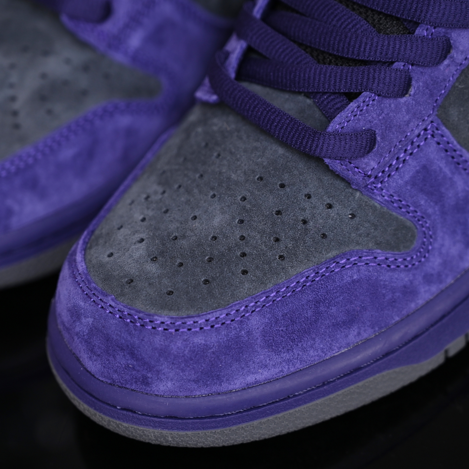 Supreme x Nike Dunk SB Dunk Low   HQ8487-500