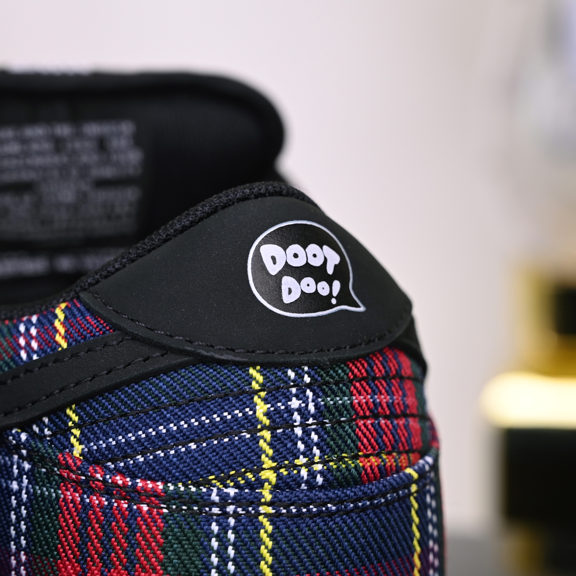 Nardwuar x Nike SB Dunk Low  II1493-600