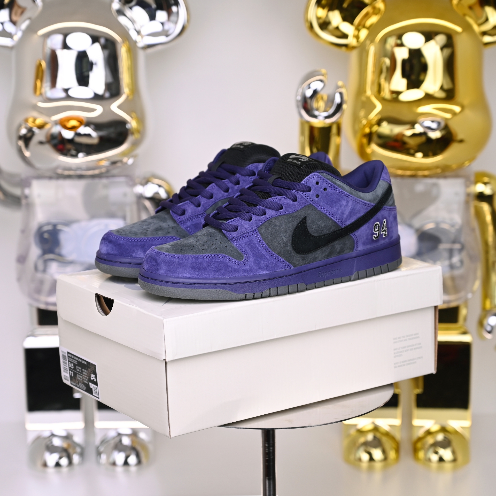 Supreme x Nike Dunk SB Dunk Low   HQ8487-500