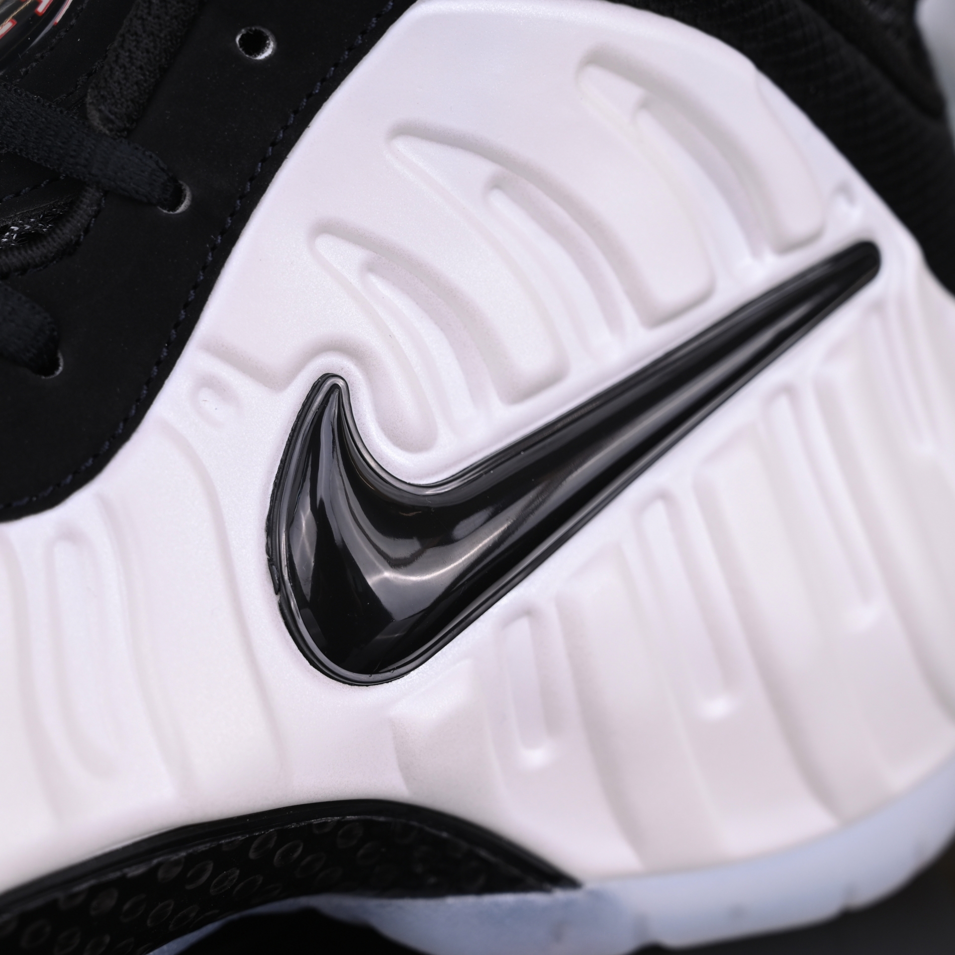 Nike Foamposite Pro  2025 HF0794-200