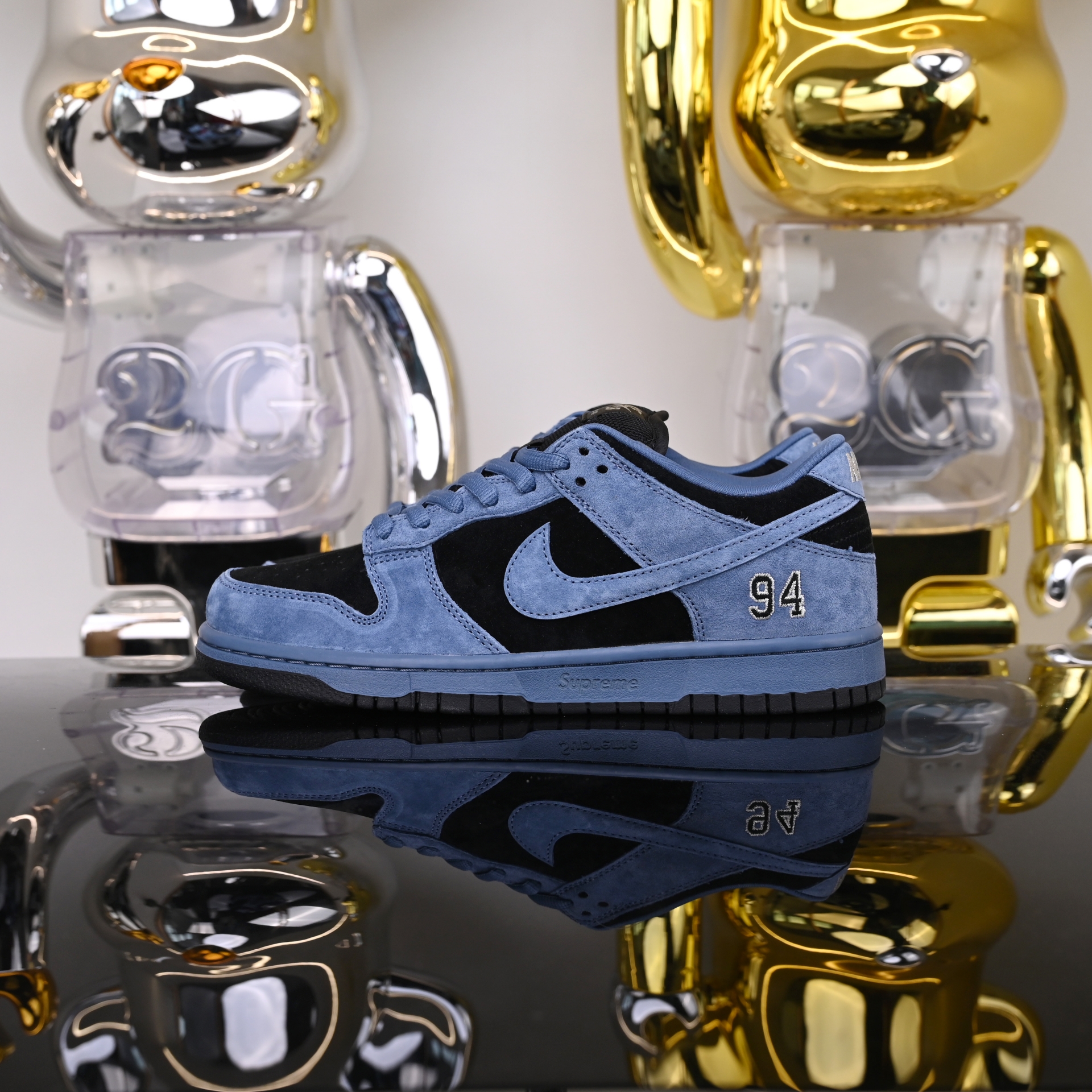 Supreme x Nike Dunk SB Low  HQ8487-400