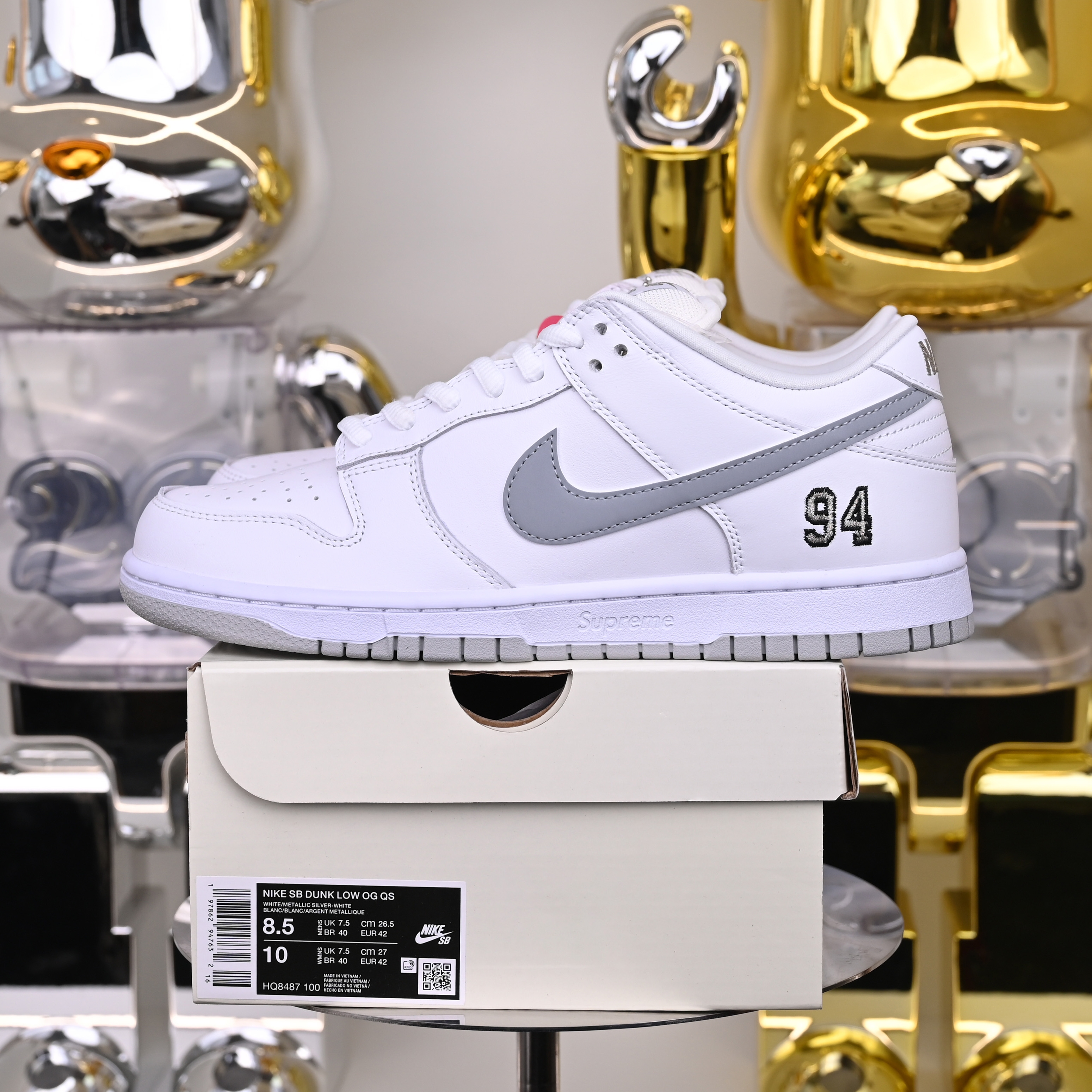 Supreme x Nike Dunk SB Low HQ8487-100