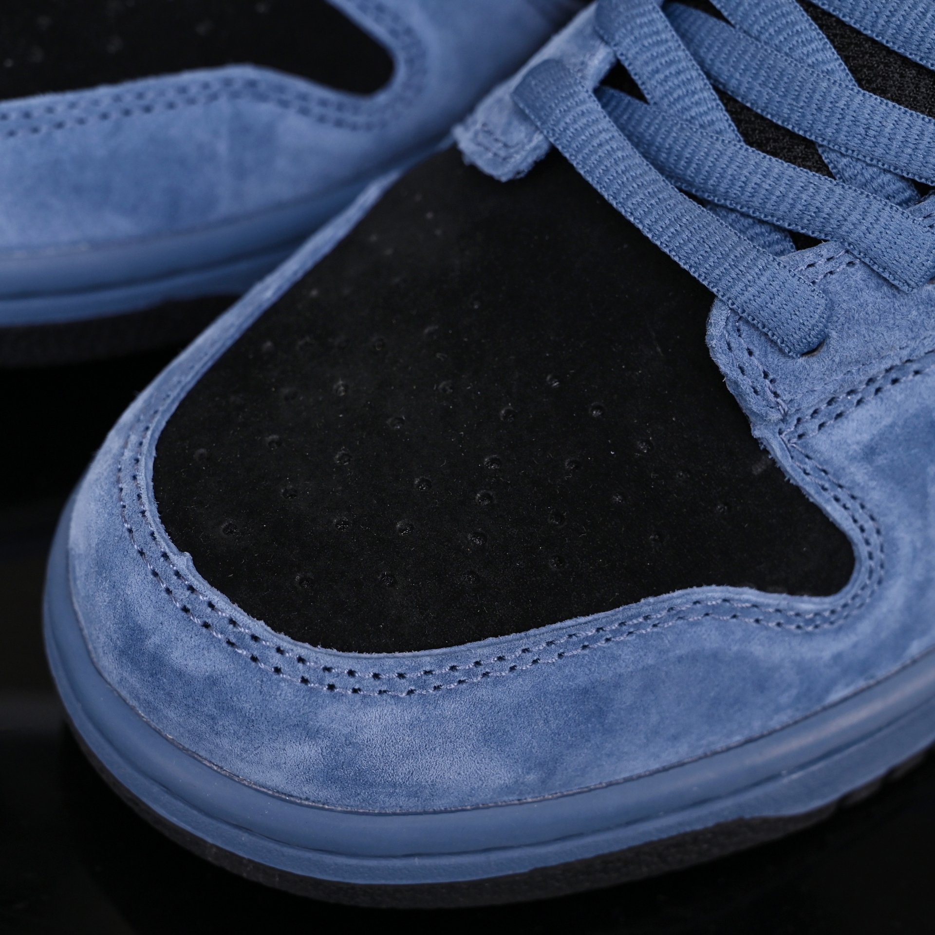 Supreme x Nike Dunk SB Low  HQ8487-400