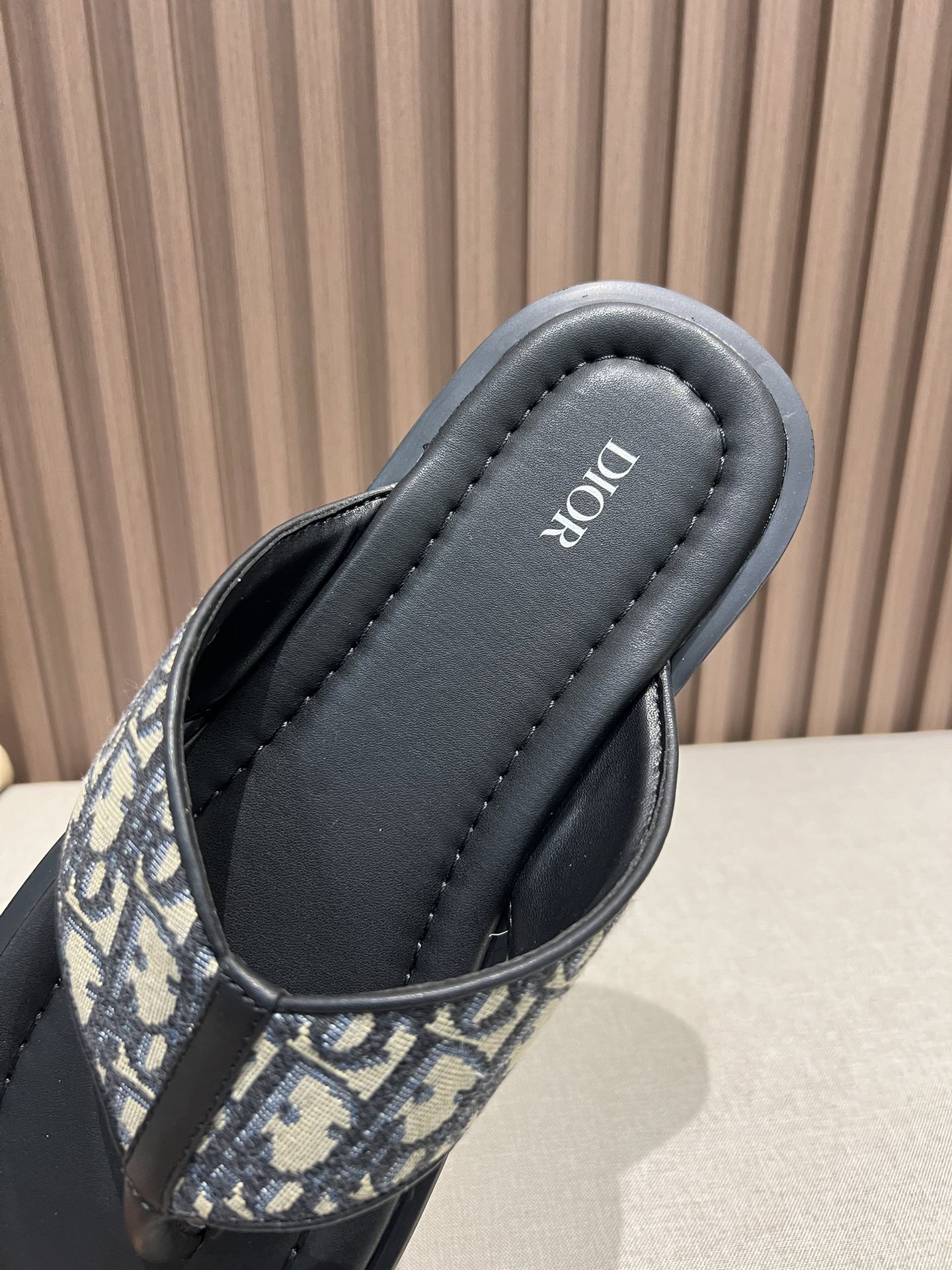 Dior slide