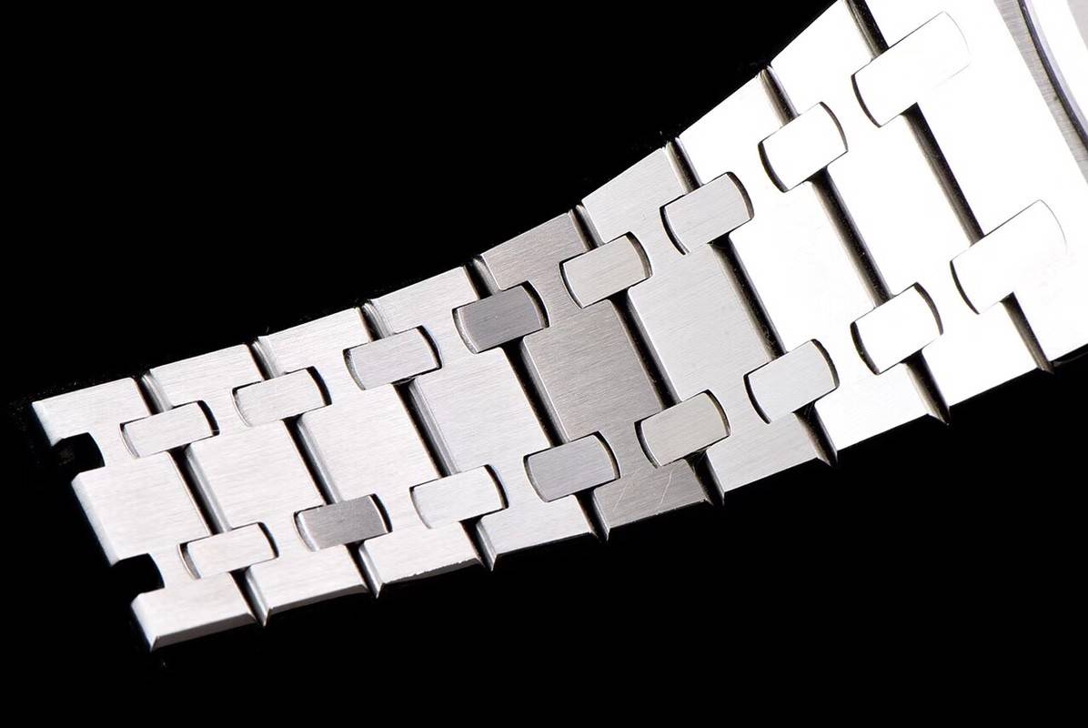 Audemars Piguet Royal Oak 15400 Series Men's Watch 41mm