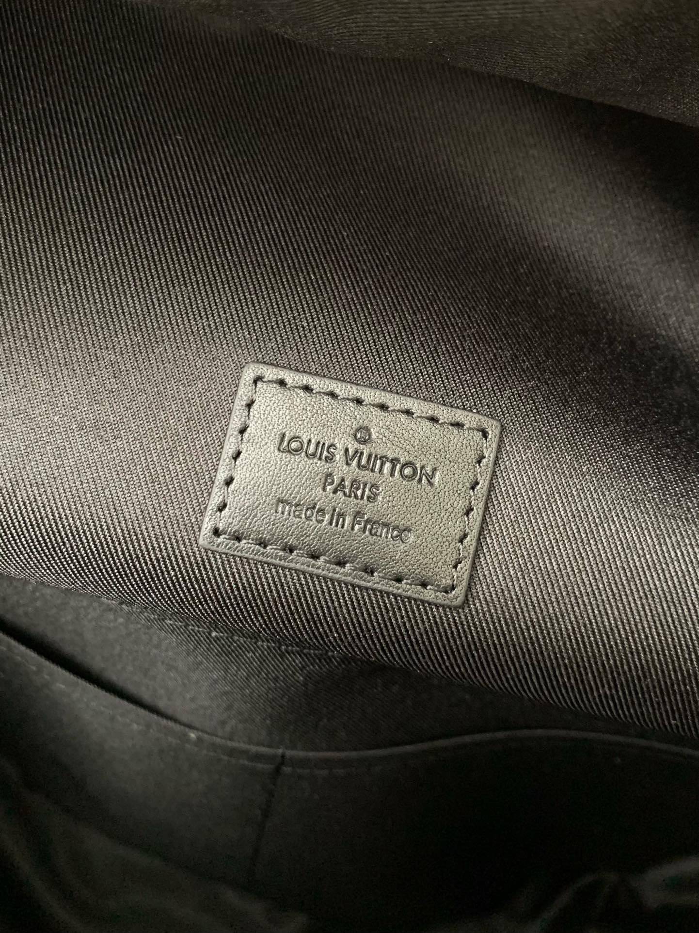 L*V 24s New DISCOVERY Small Black Checker Backpack N40514, Top Quality Size: 29 * 38 * 20c