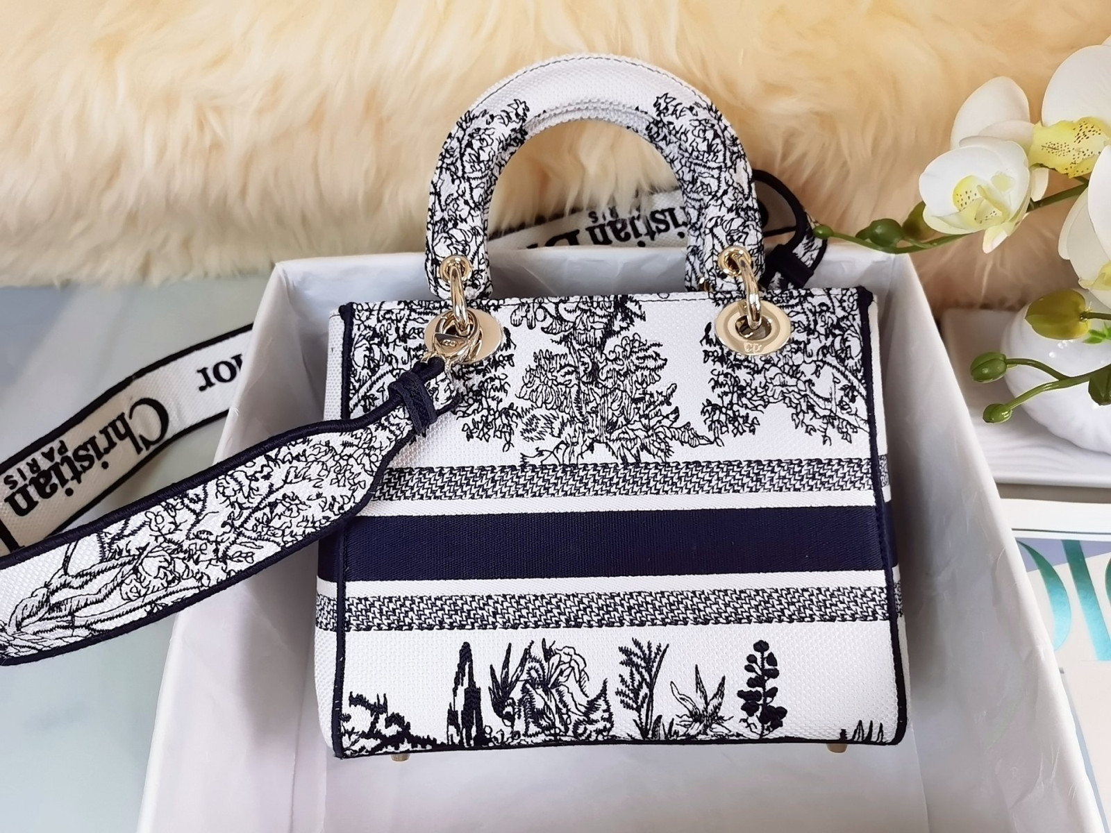 Medium Lady D-lite Bag