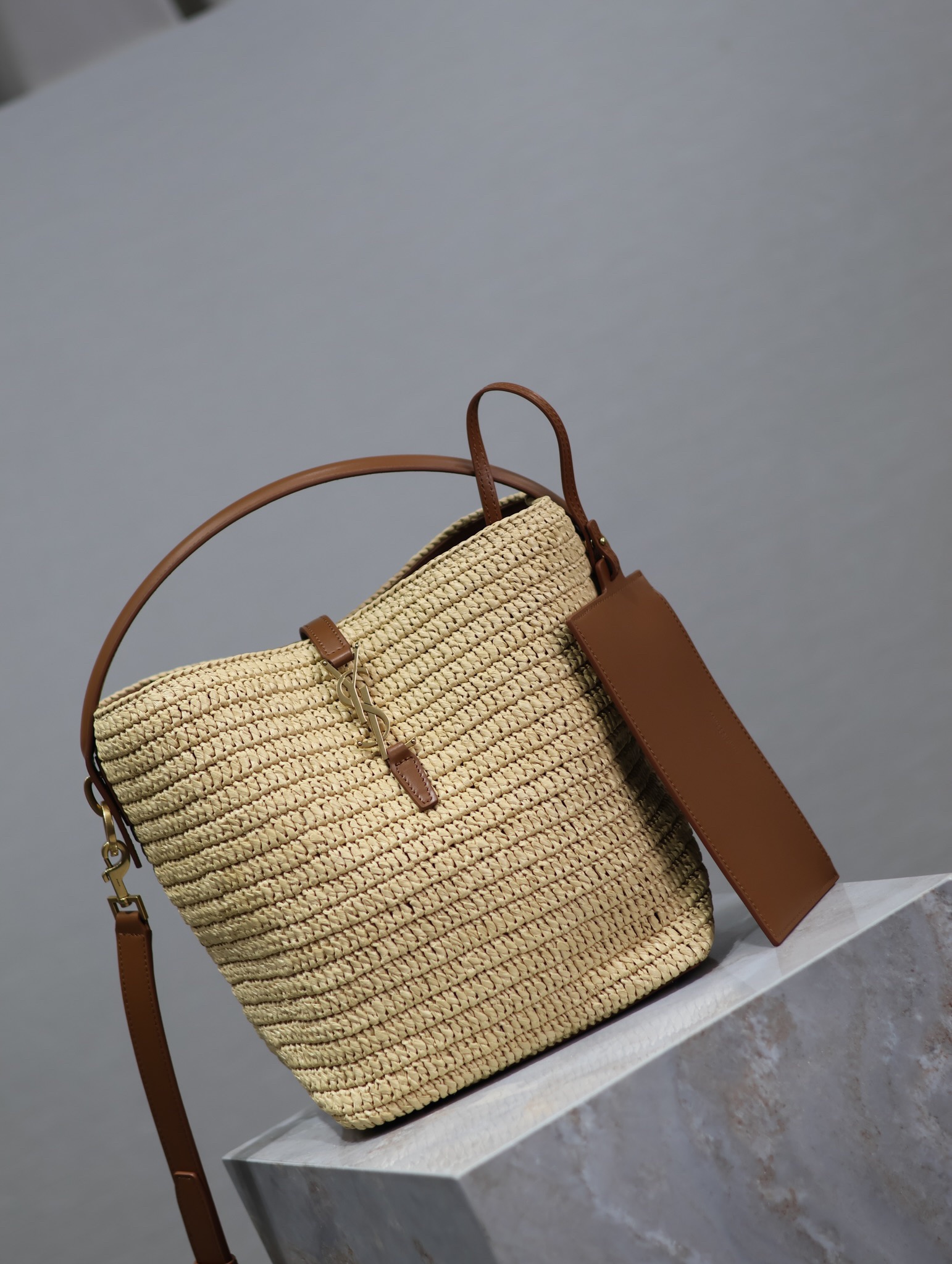YSL apricot woven LE 37 woven bucket bag Style number: 742828 Size: 20×25×16cm