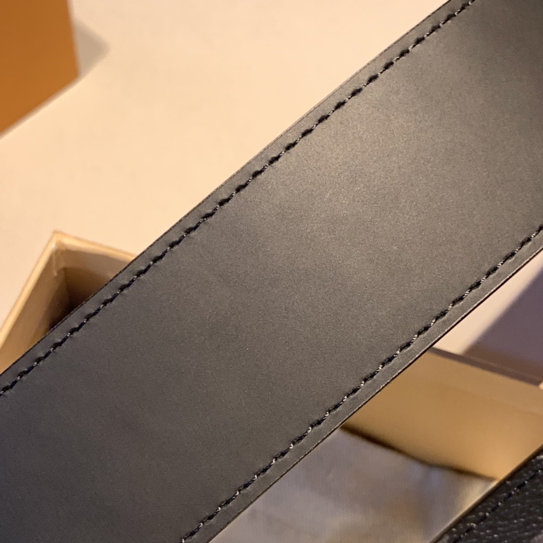 Louis Vuitton LV men's belt  INITIALES  M9043T