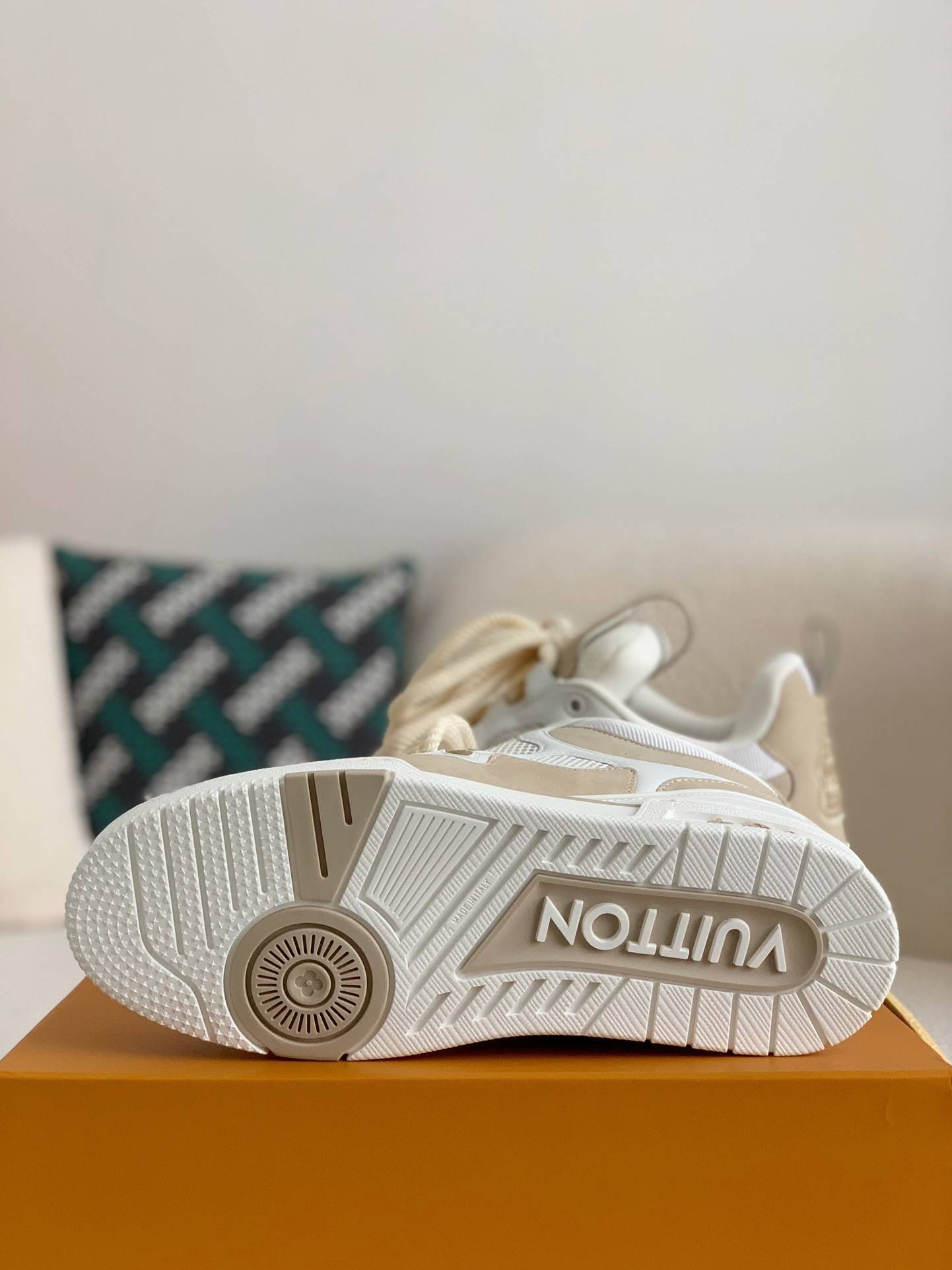 L*V  RUNNER TATIC  Sneakers