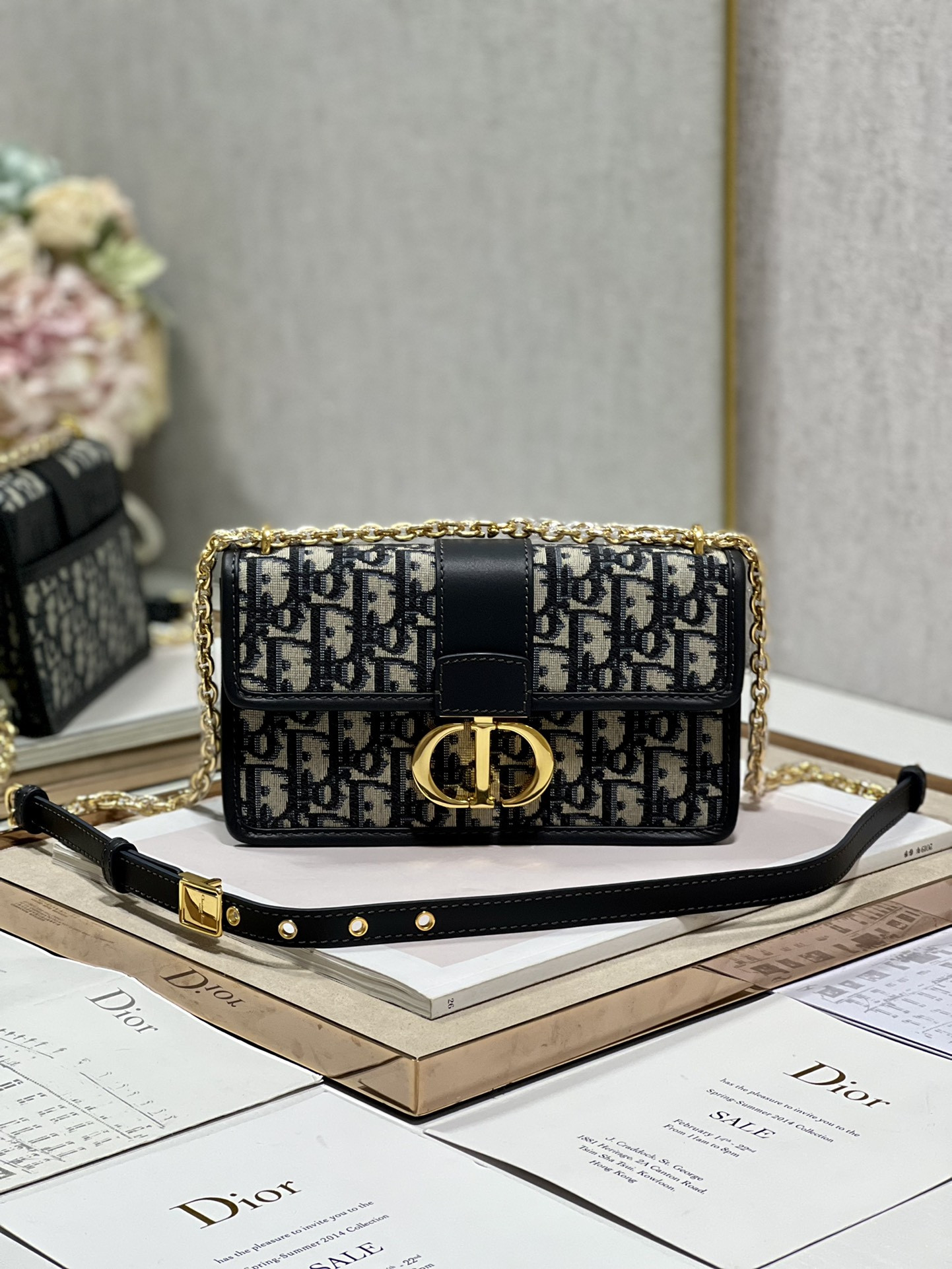 30 Montaigne East-west Bag With Chain