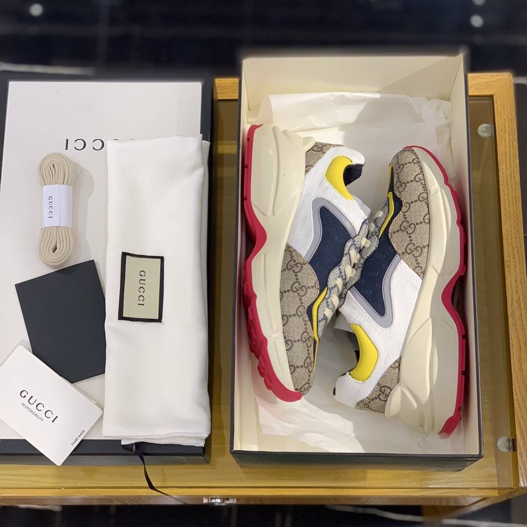 GU*IRetro Clunky Sneaker