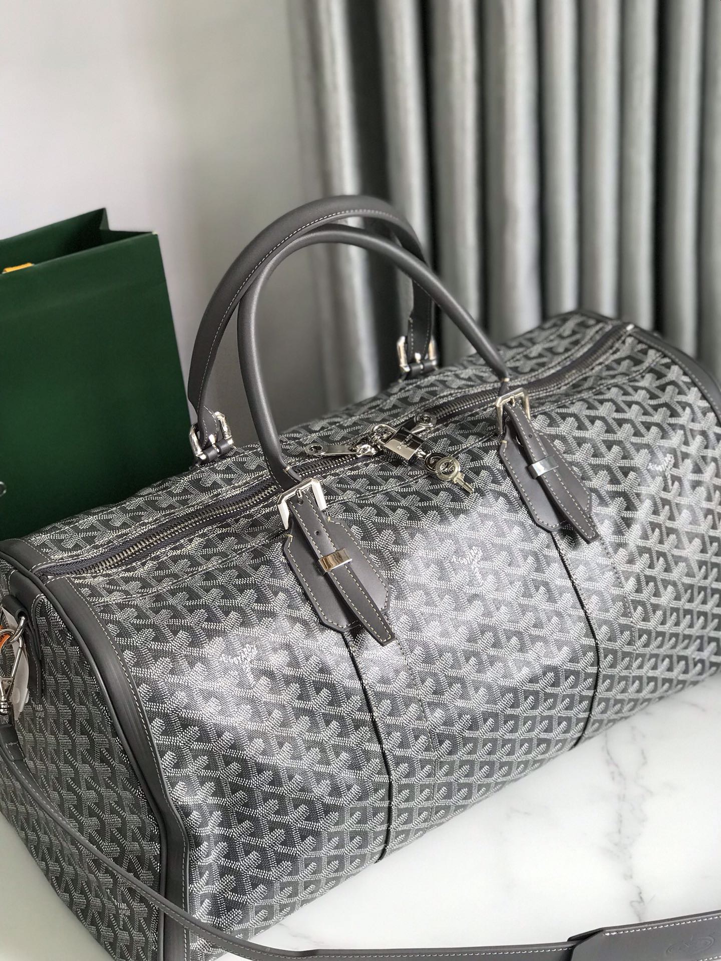 Goyard travel bag fitness bag, top quality! Size: 48 * 23 * 24cm