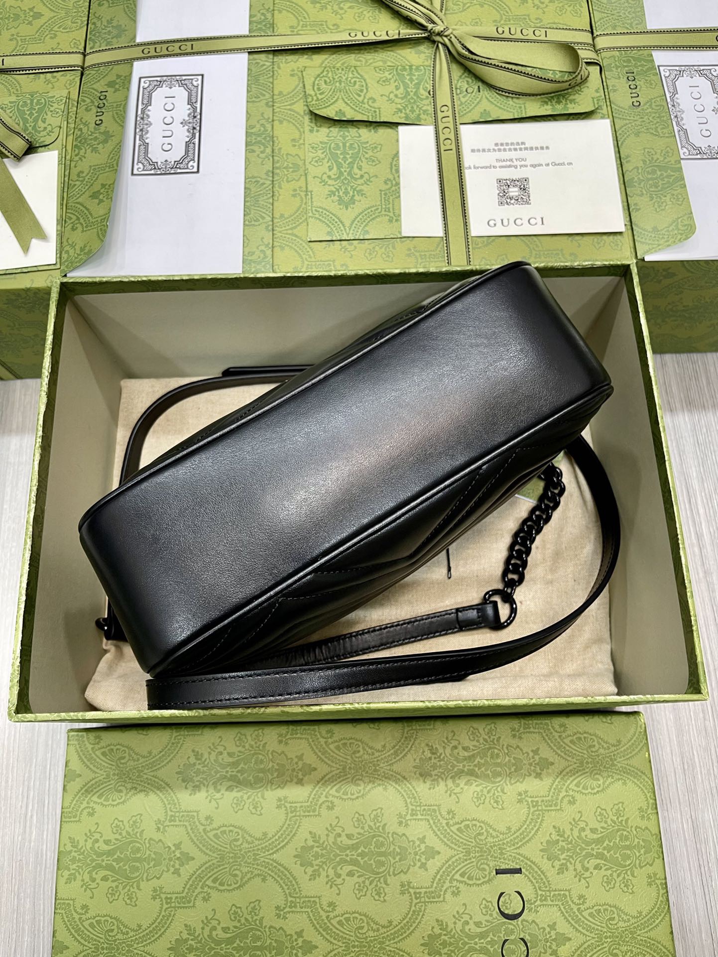 Gucci Marmont series model number: 447632 Size: 24*13*7cm