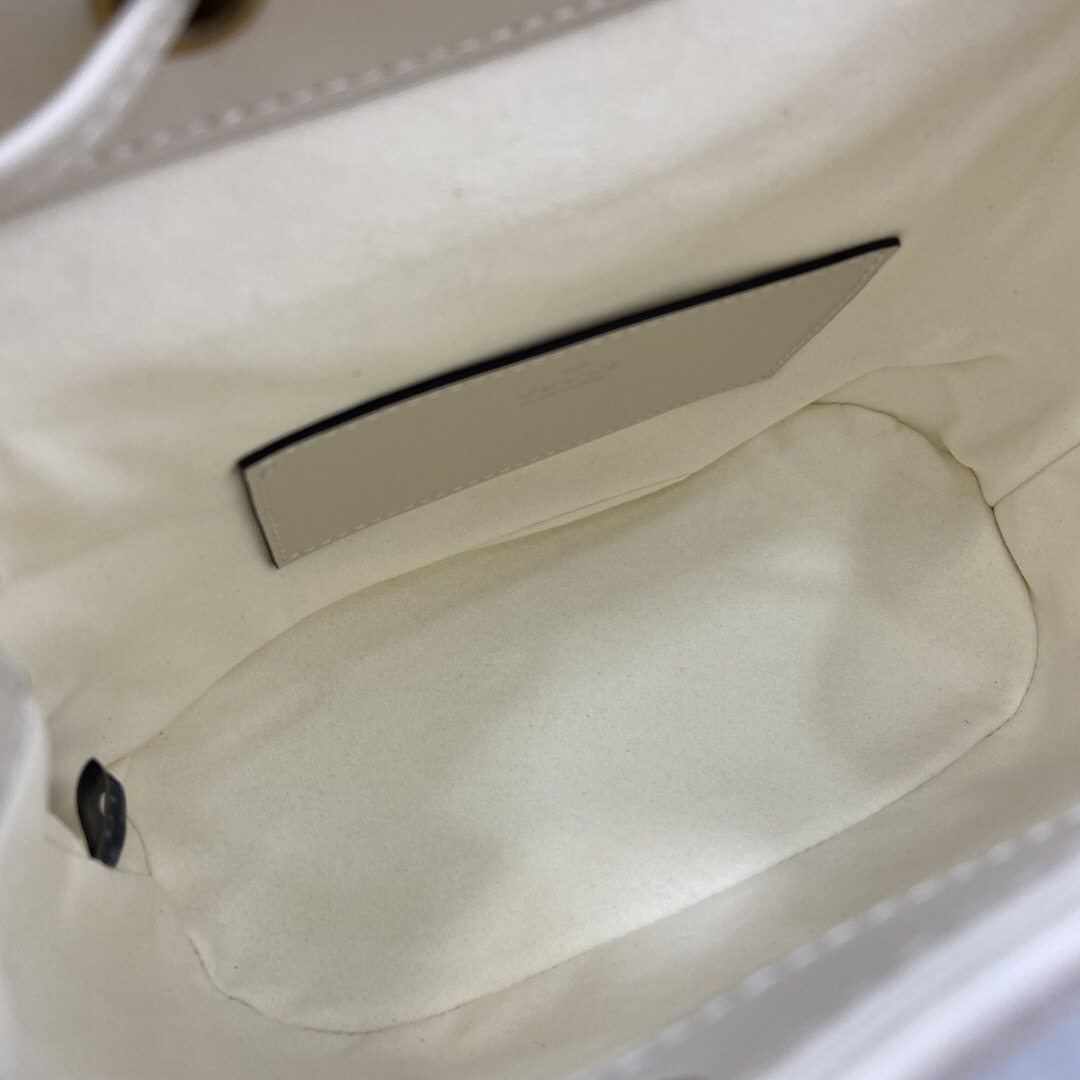 Gucci Marmont Series Mini Backpack Model: 777253 Size: 20*19*11cm